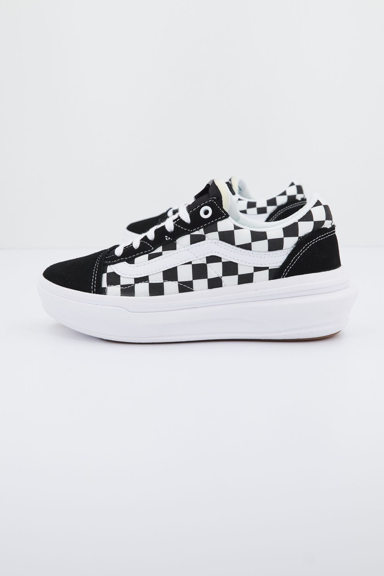 VANS OLD SKOOL OVERT CC CHECKERBOARD en color NEGRO (2)