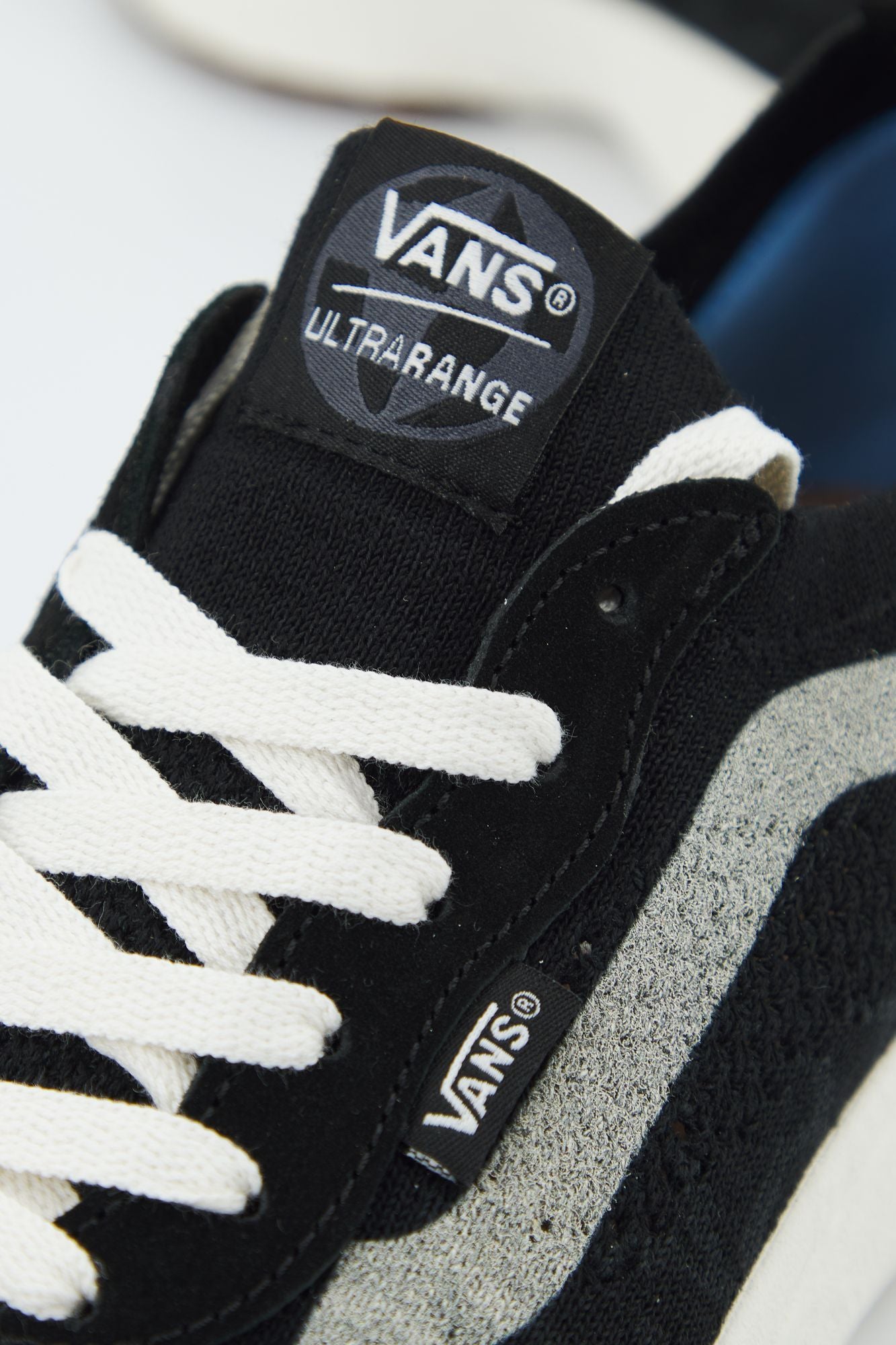 VANS ULTRARANGE VR3 en color NEGRO (3)