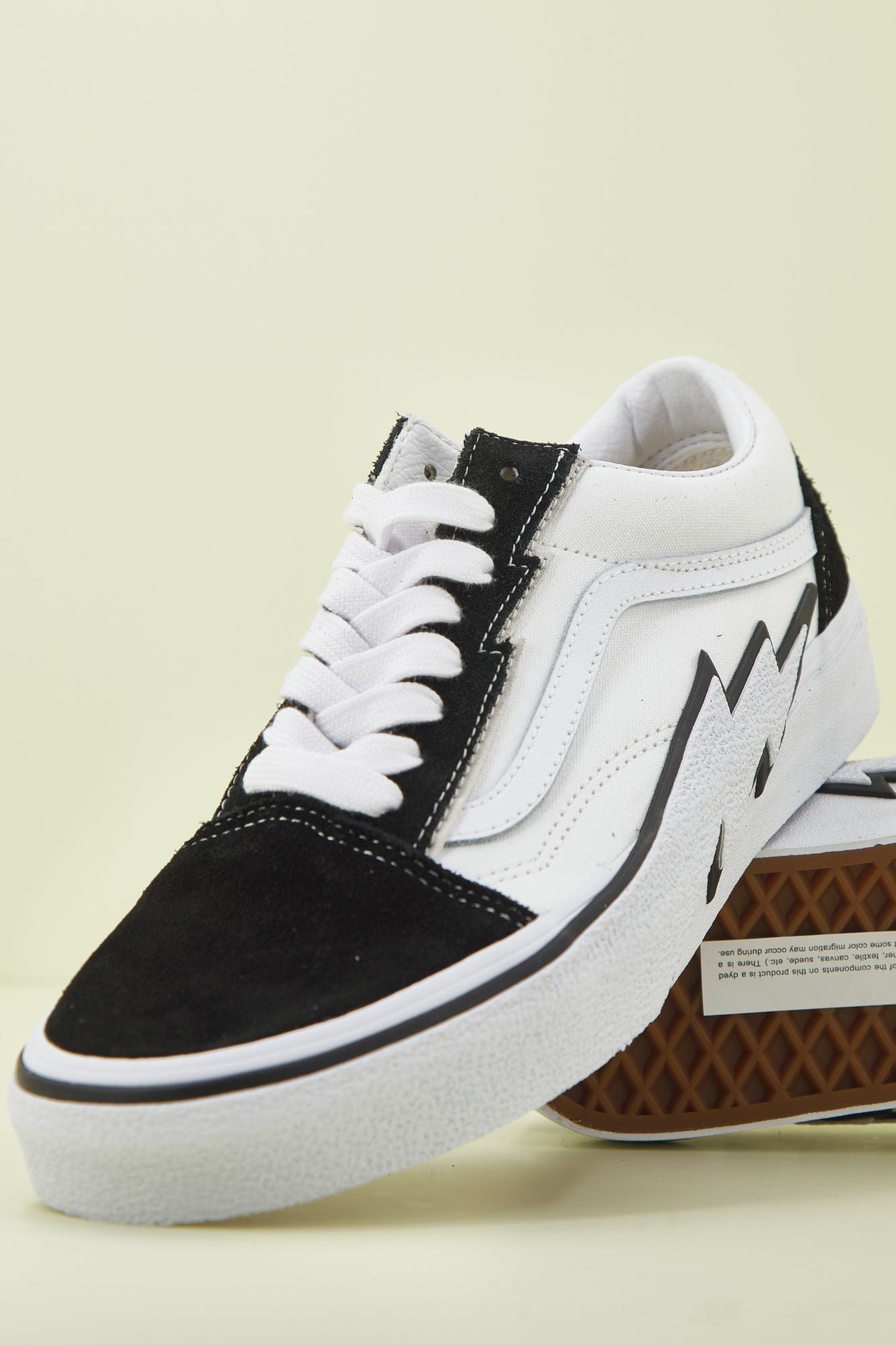 VANS OLD SKOOL BOLT 2-TONE en color NEGRO (2)