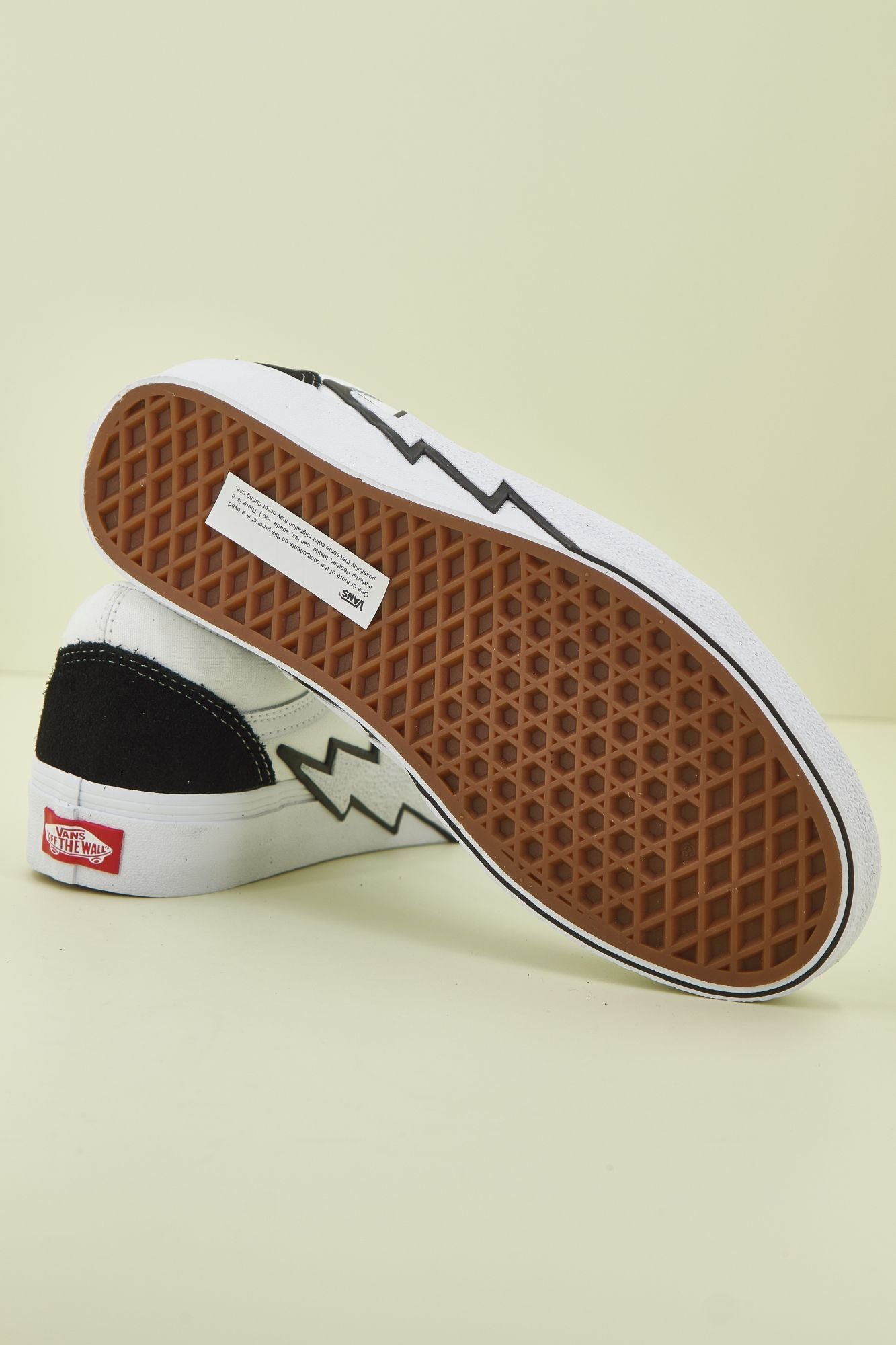 VANS OLD SKOOL BOLT 2-TONE en color NEGRO (4)