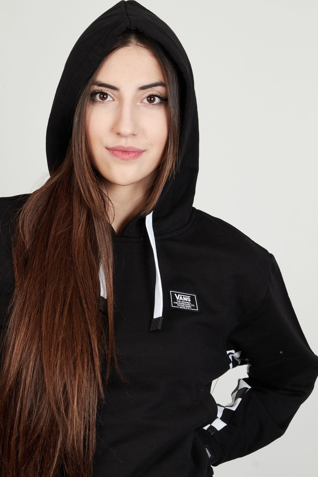 VANS BOOM BOOM CHECK IT HOODIE en color NEGRO (4)