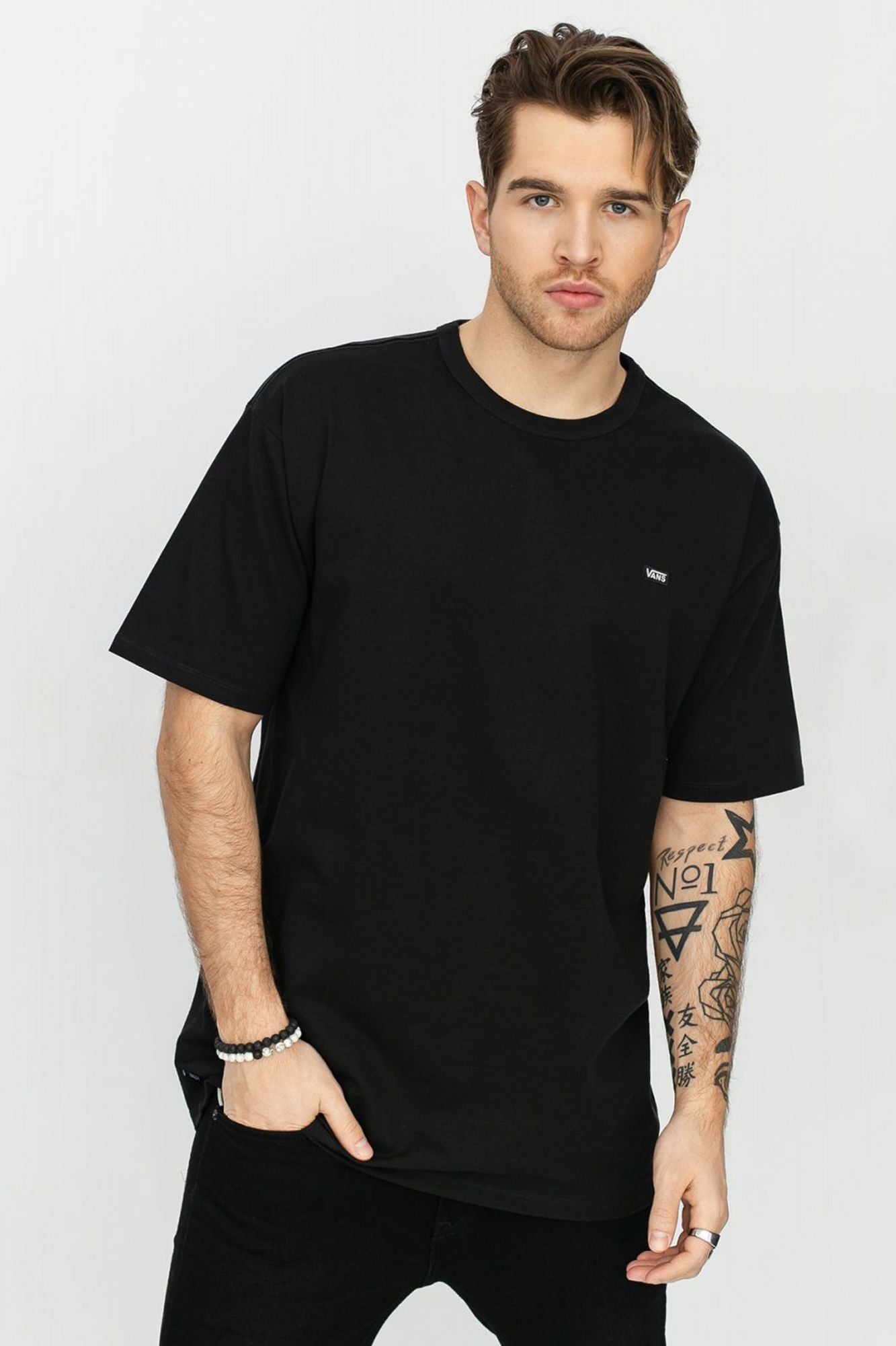 VANS OFF THE WALL CLASSIC TEE en color NEGRO (1)