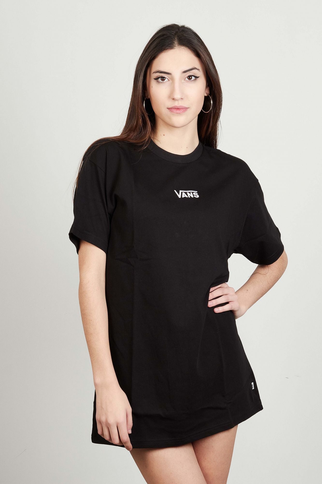 VANS CENTER VEE TEE DRESS en color NEGRO (1)