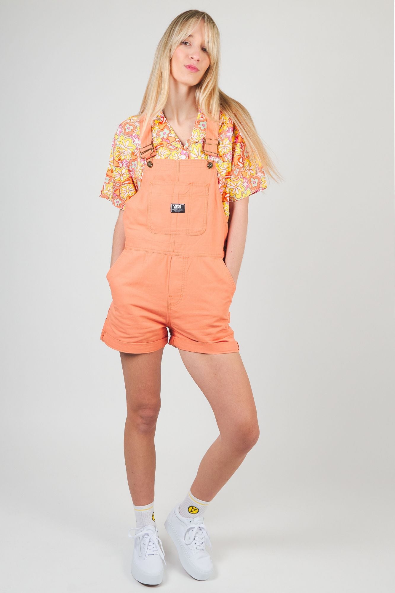 VANS GROUND WORK SHORTALL en color NARANJA (3)