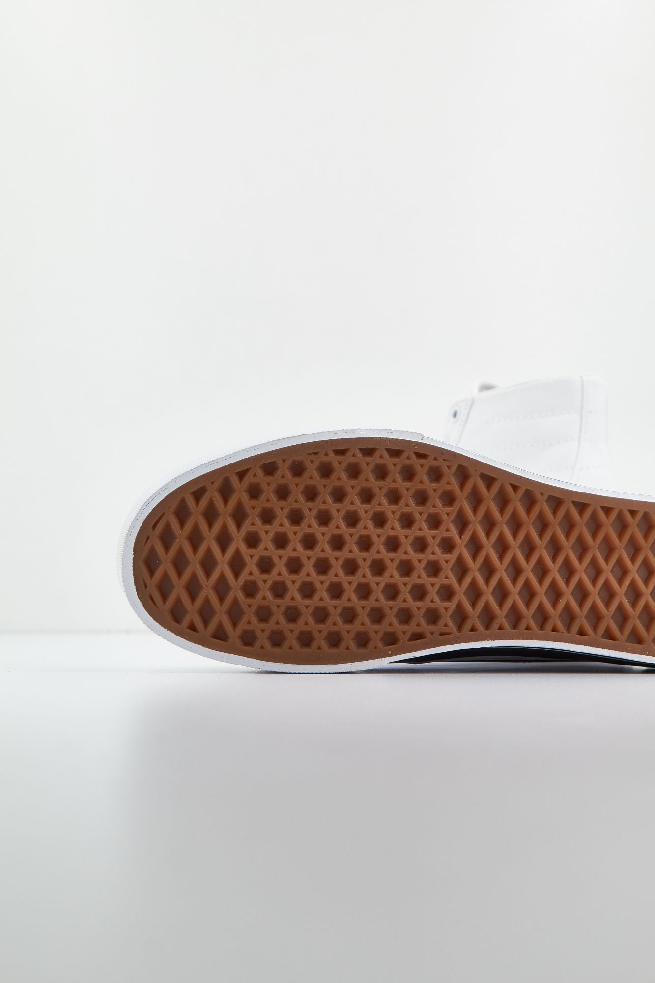 VANS SK8-HI TAPERED STACKFORM en color BLANCO (4)