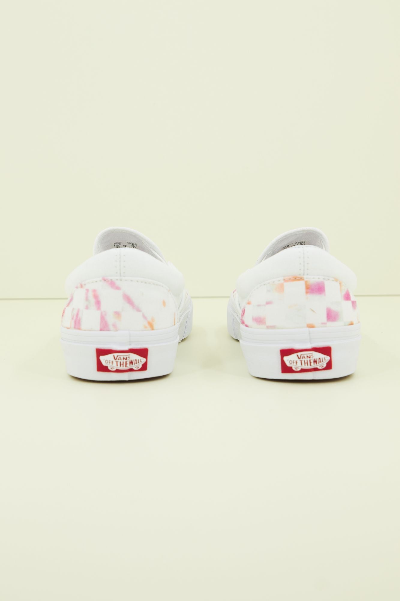VANS CLASSIC SLIP-ON AURA CHECKERBOARD en color BLANCO (3)
