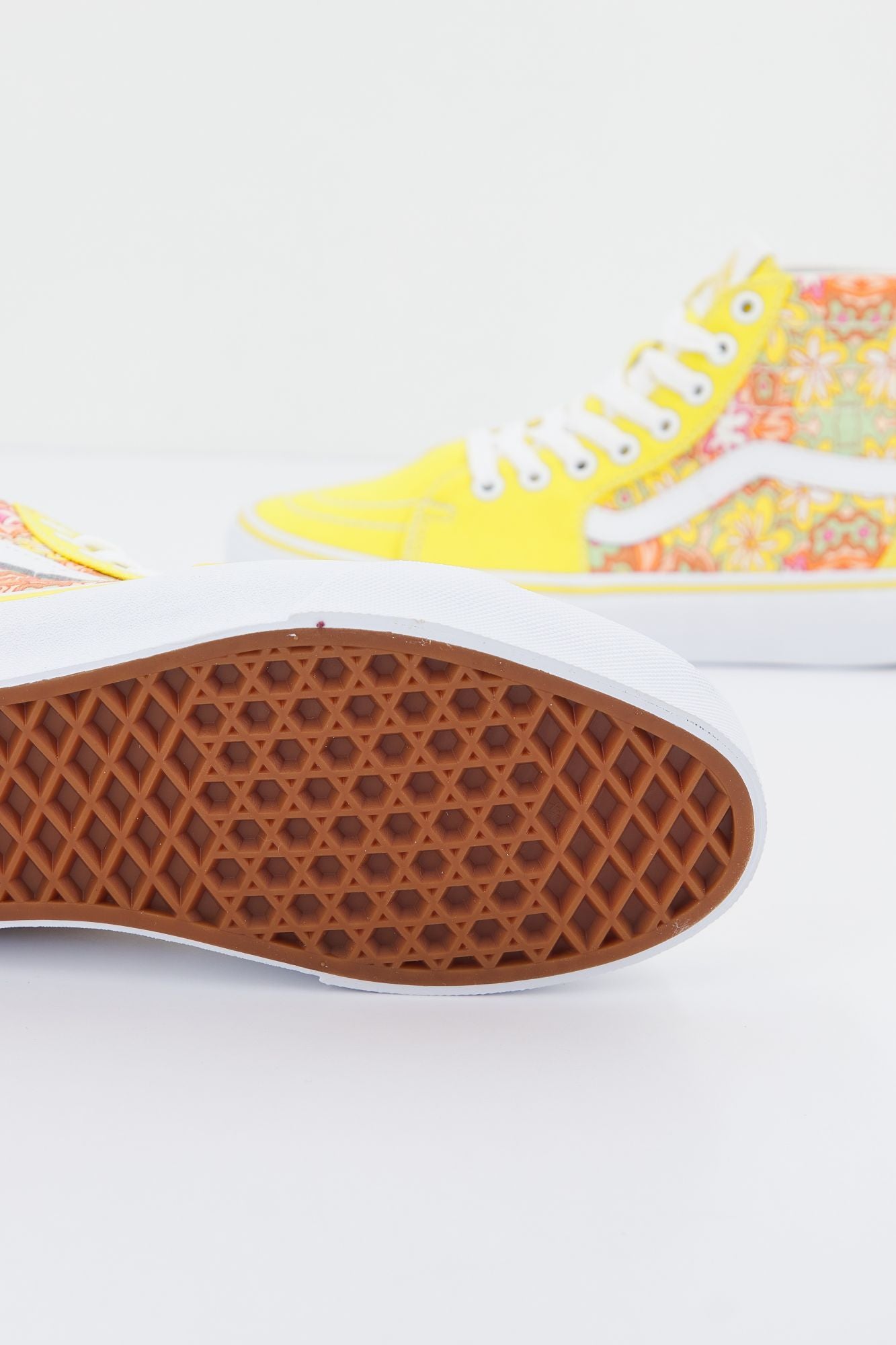 VANS SK8-HI TAPERED PSYCHEDELIC RESORT  en color AMARILLO (3)