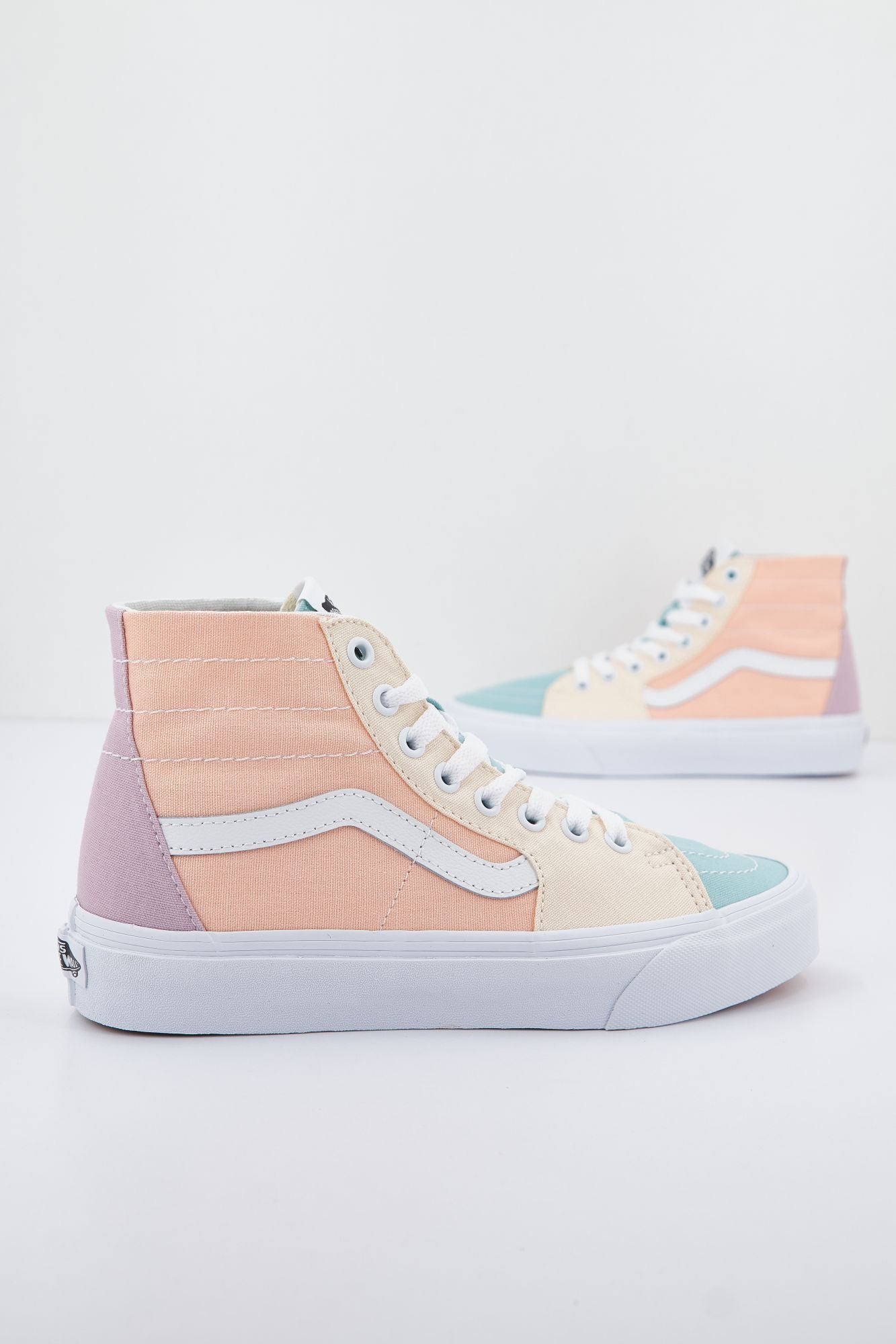 VANS SK8-HI TAPERED en color MULTICOLOR (2)