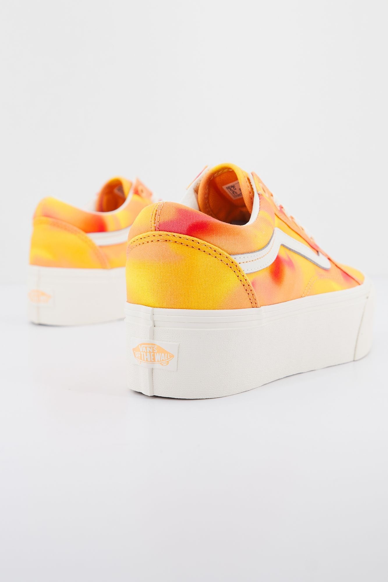 VANS OLD SKOOL STACKFORM en color NARANJA (3)