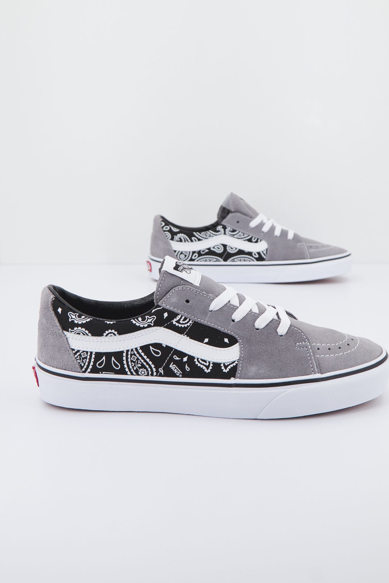 VANS  SK8-LOW en color GRIS (2)