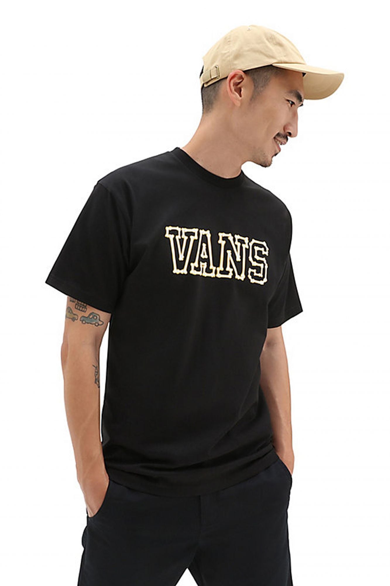 VANS VANS BONES SS TEE en color NEGRO (1)
