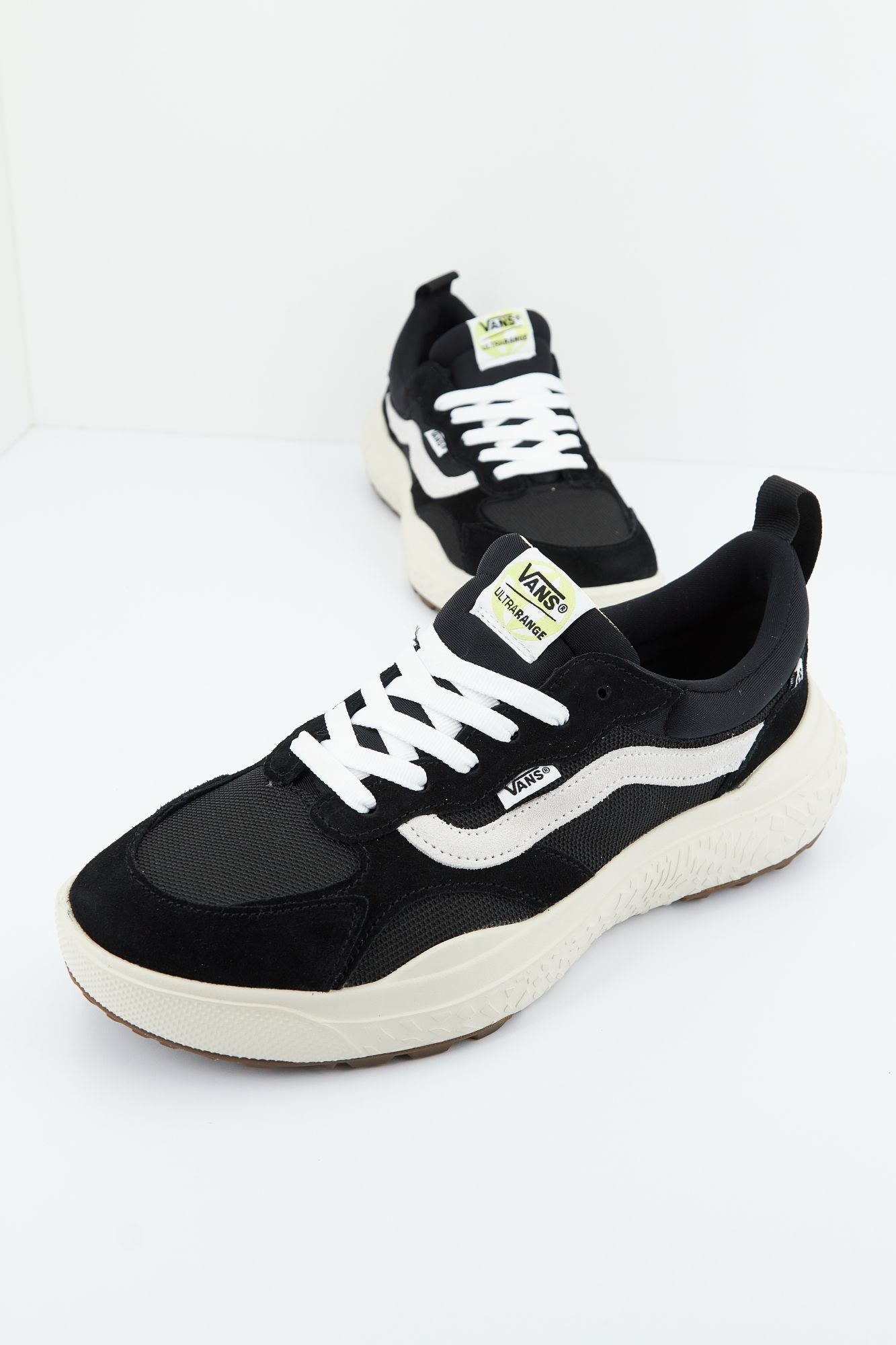 VANS ULTRARANGE NEO VR3 en color NEGRO (1)