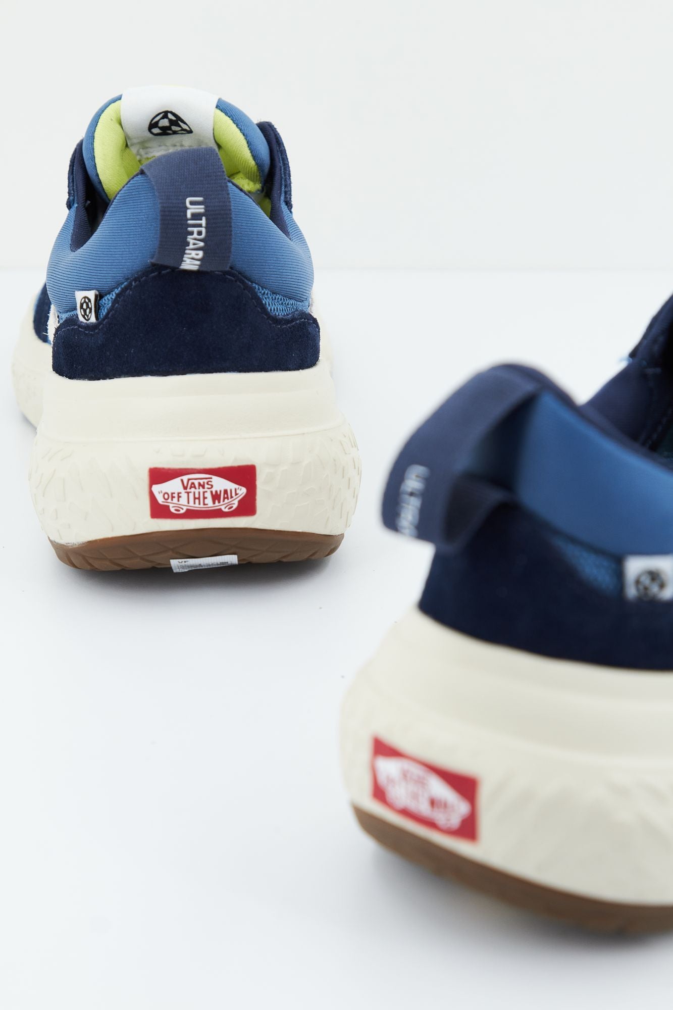 VANS ULTRARANGE NEO VR3 en color AZUL (2)