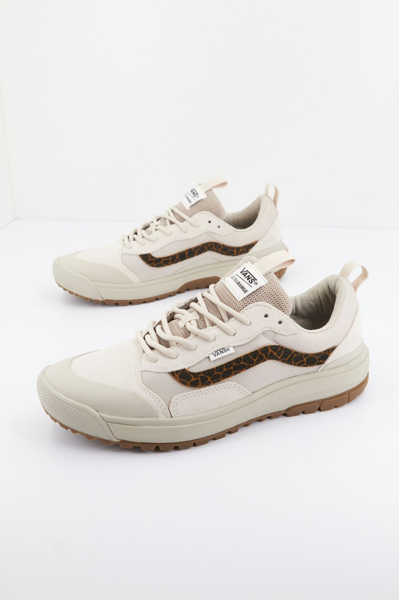 VANS ULTRARANGE EXO WW  en color BEIS (2)