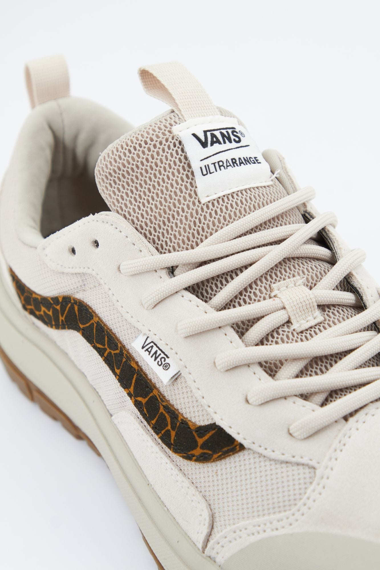 VANS ULTRARANGE EXO WW  en color BEIS (4)