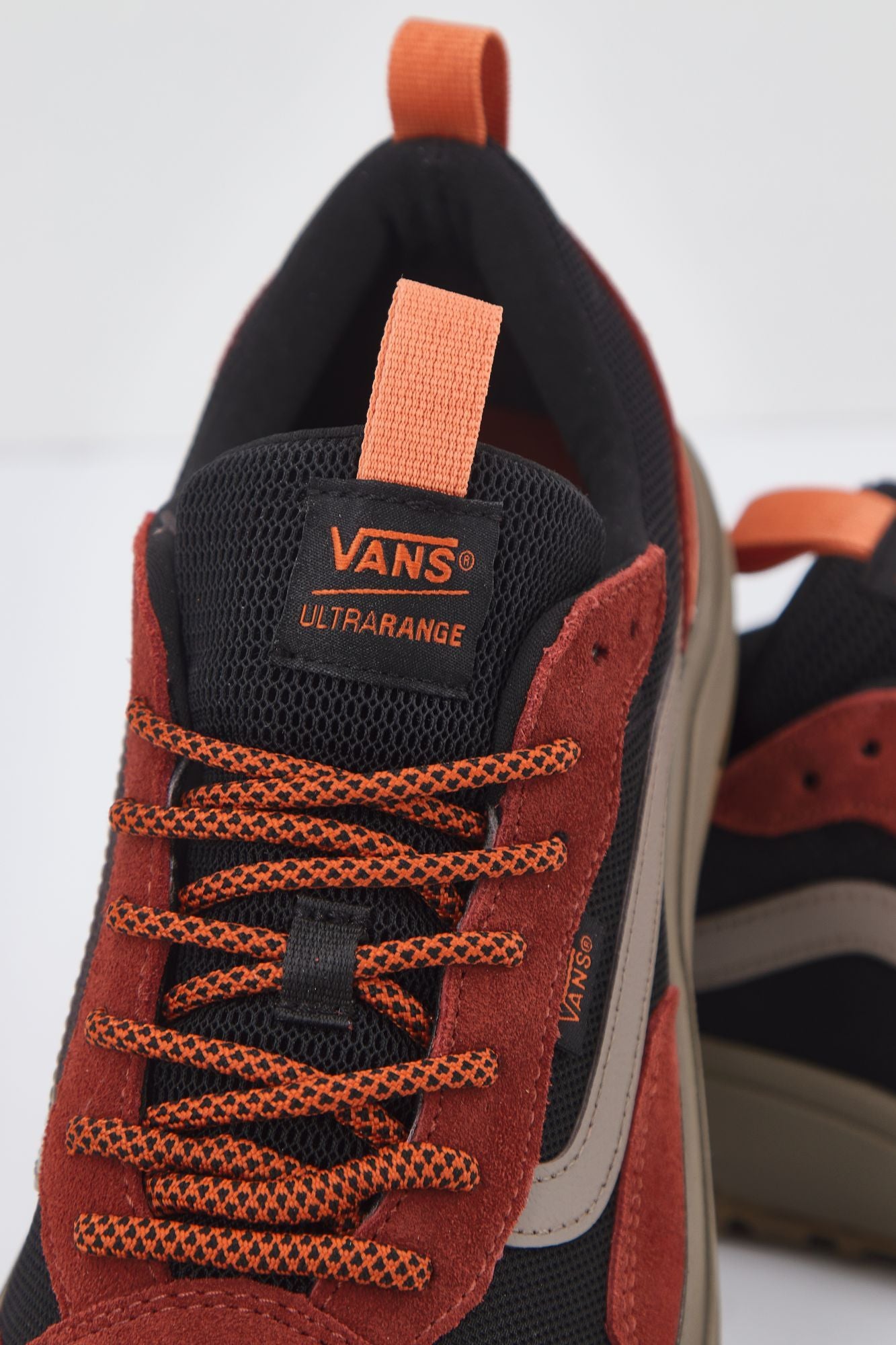 VANS ULTRARANGE EXO WW-MTE-1 en color BURDEOS (3)