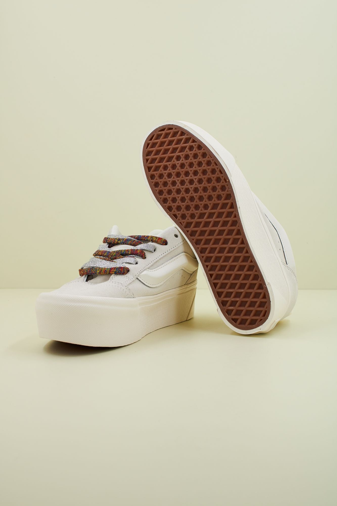 VANS KNU STACK en color BLANCO (4)