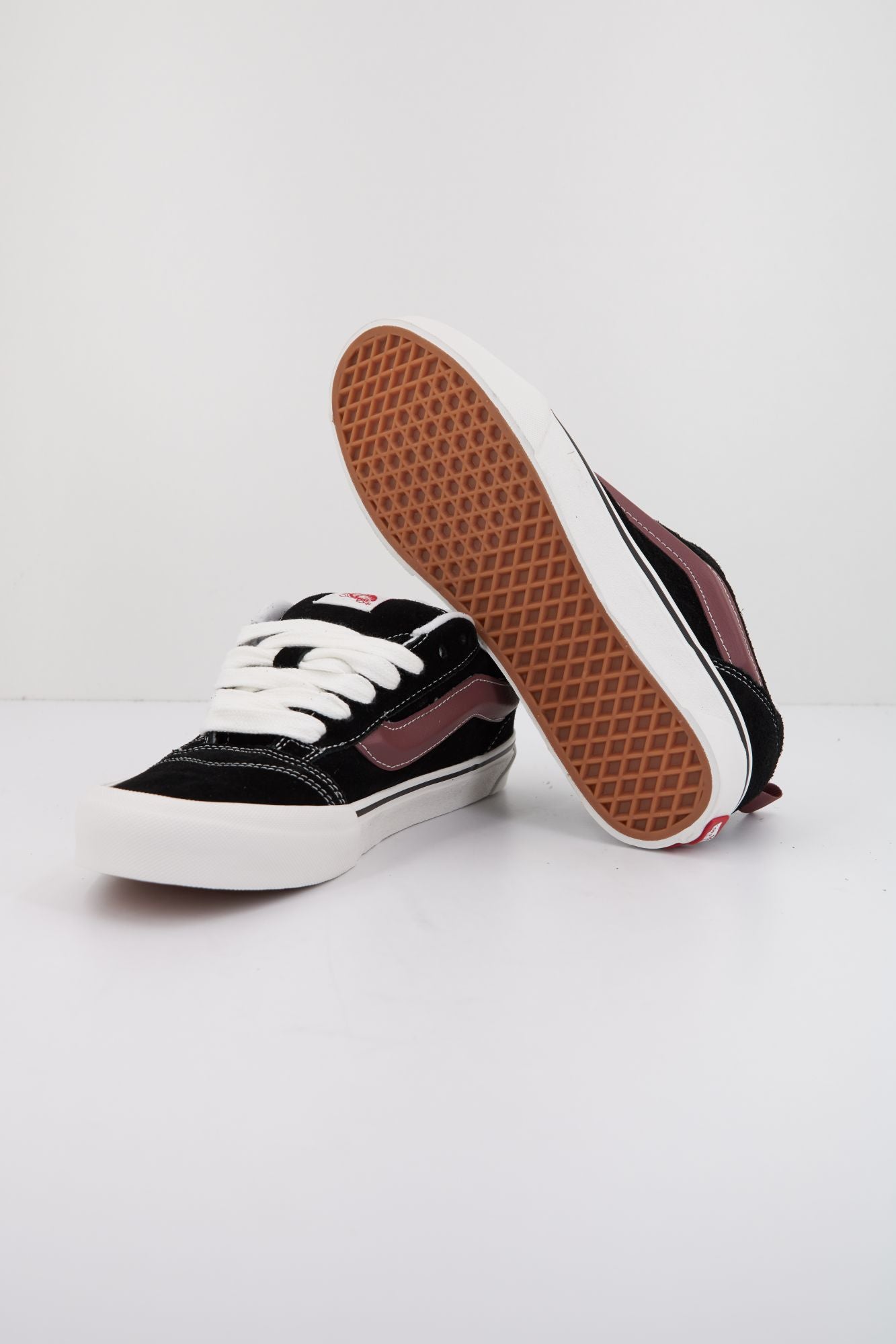 VANS KNU SKOOL en color NEGRO (4)