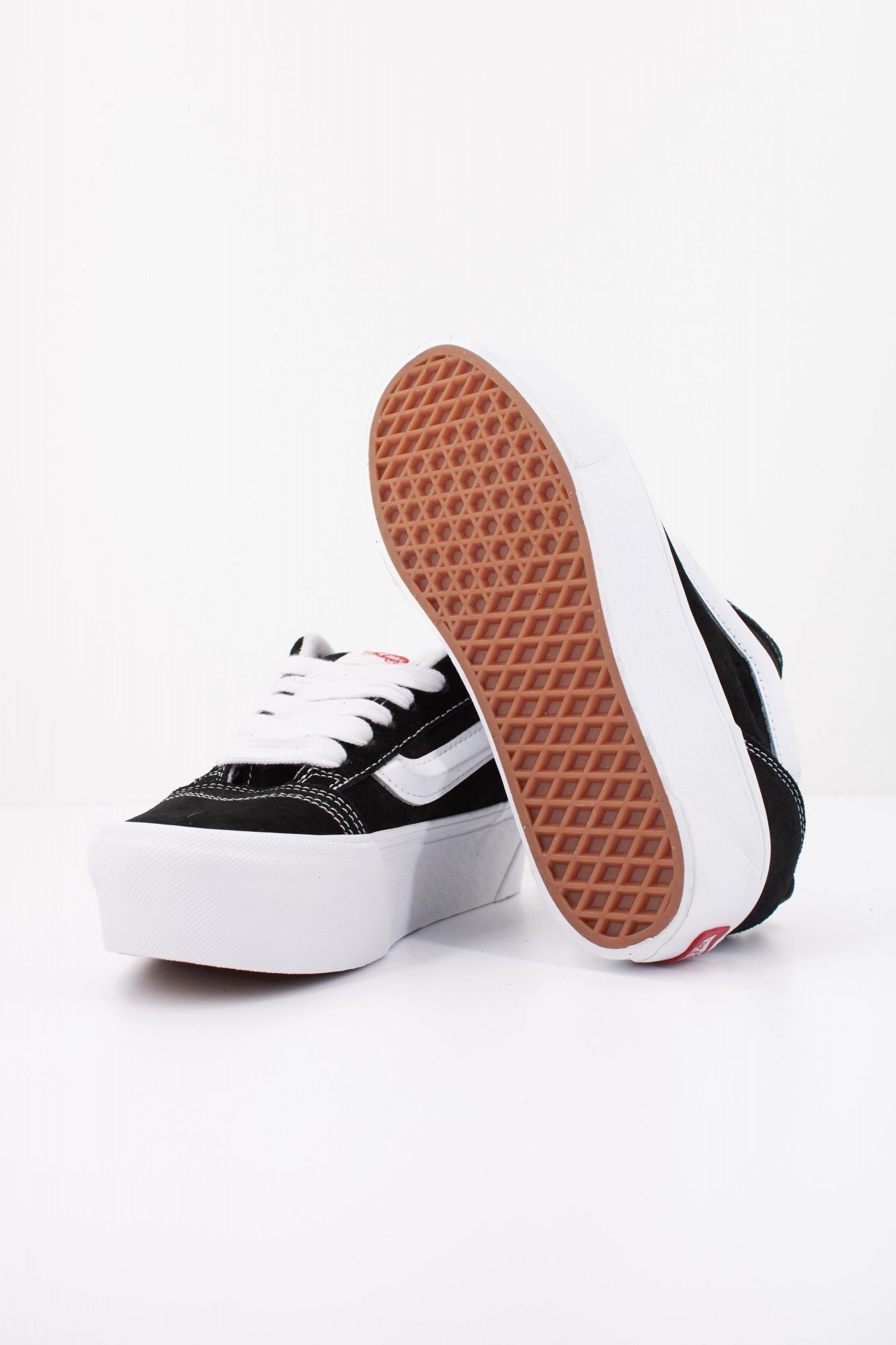 VANS  KNU STACK en color NEGRO (5)