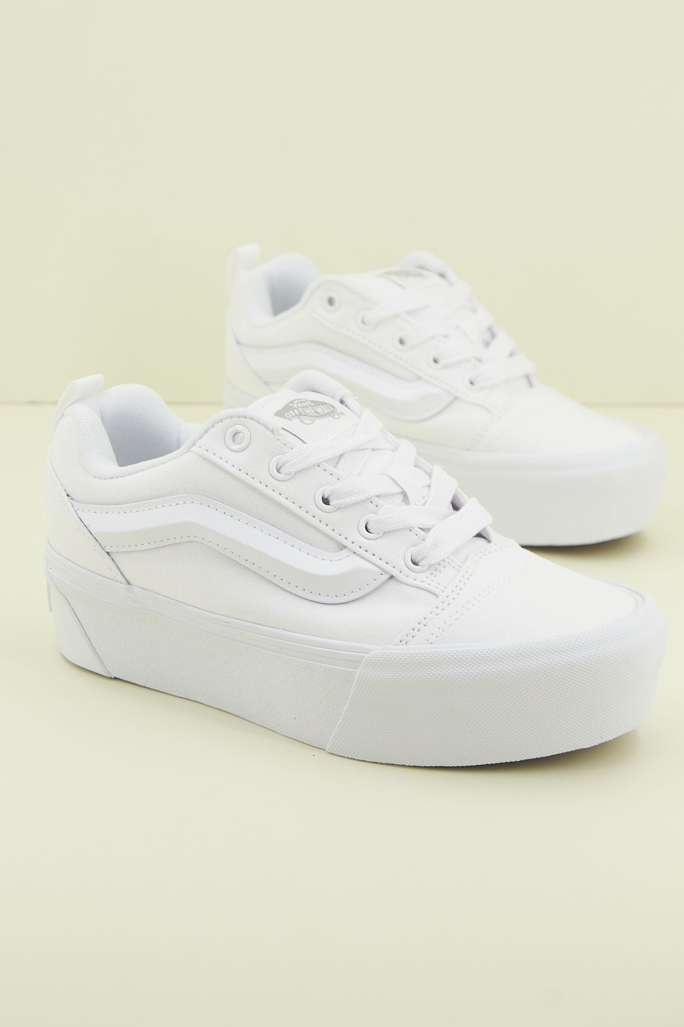 VANS KNU STACK en color BLANCO (1)