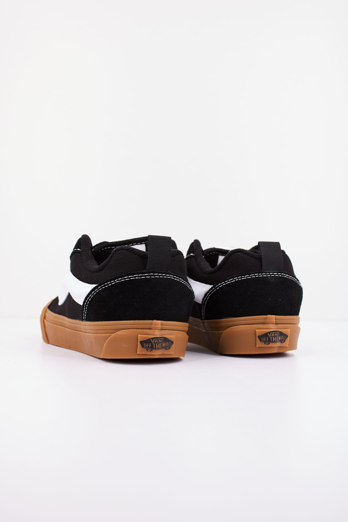VANS  KNU SKOOL en color NEGRO (3)