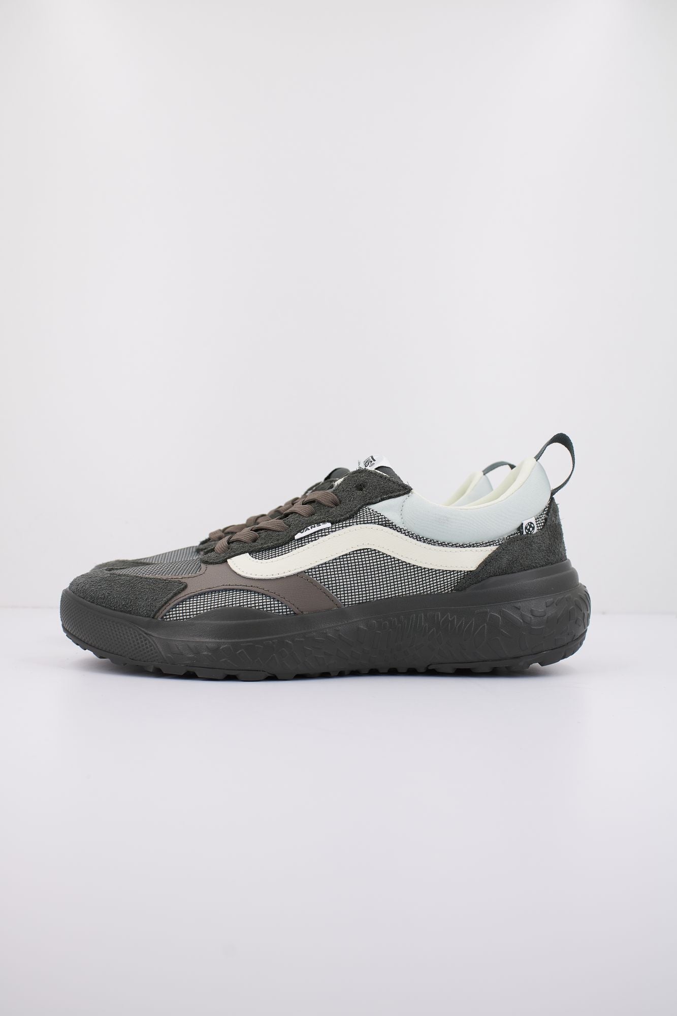 VANS ULTRARANGE NEO VR3 en color GRIS (1)
