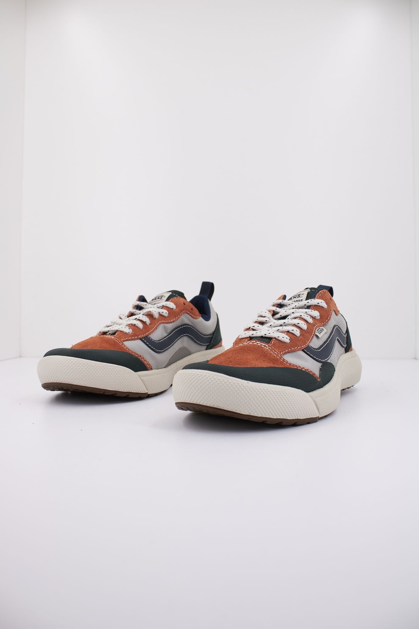 VANS ULTRARANGE EXO SE en color MULTICOLOR (2)