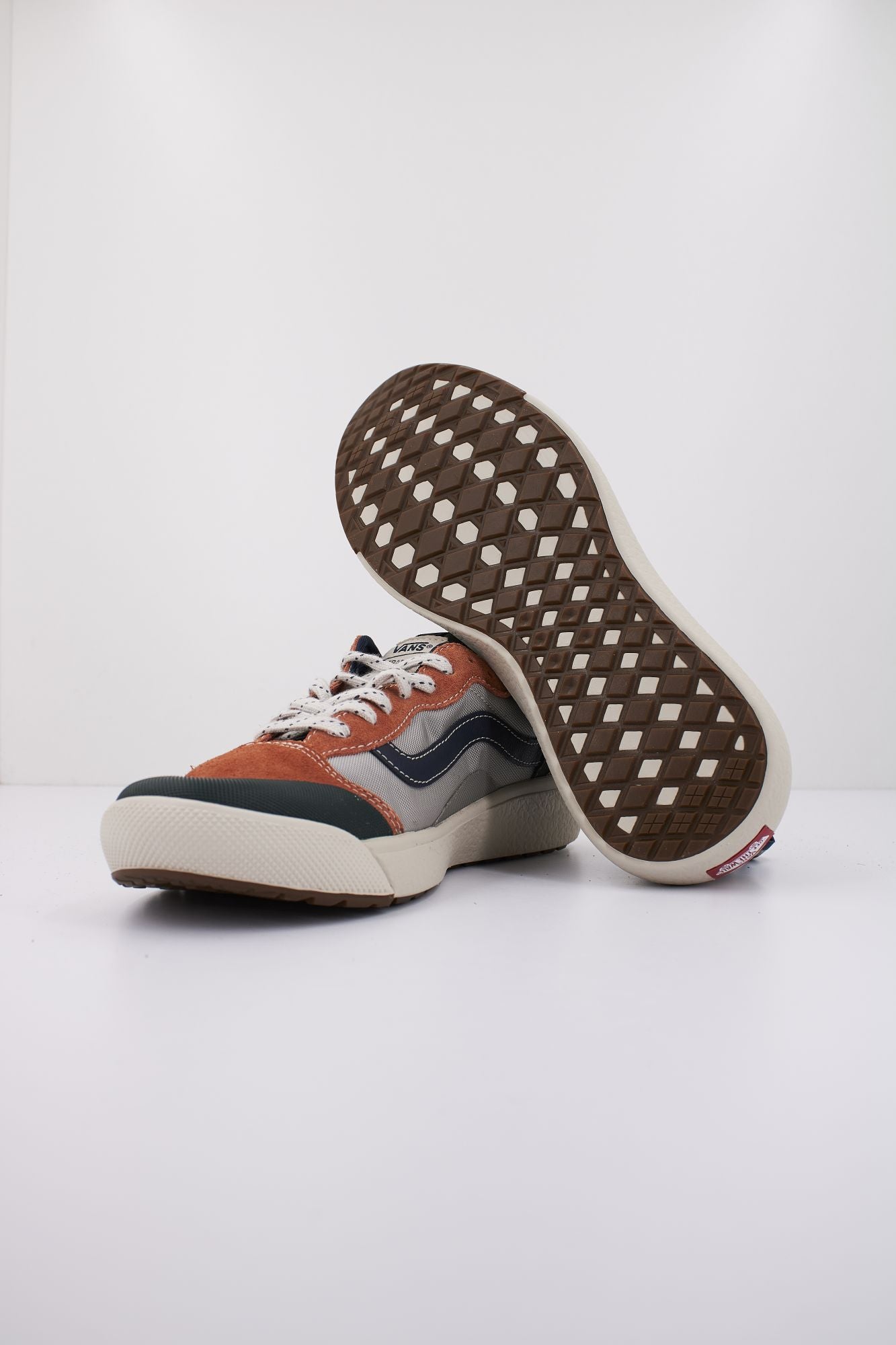 VANS ULTRARANGE EXO SE en color MULTICOLOR (4)