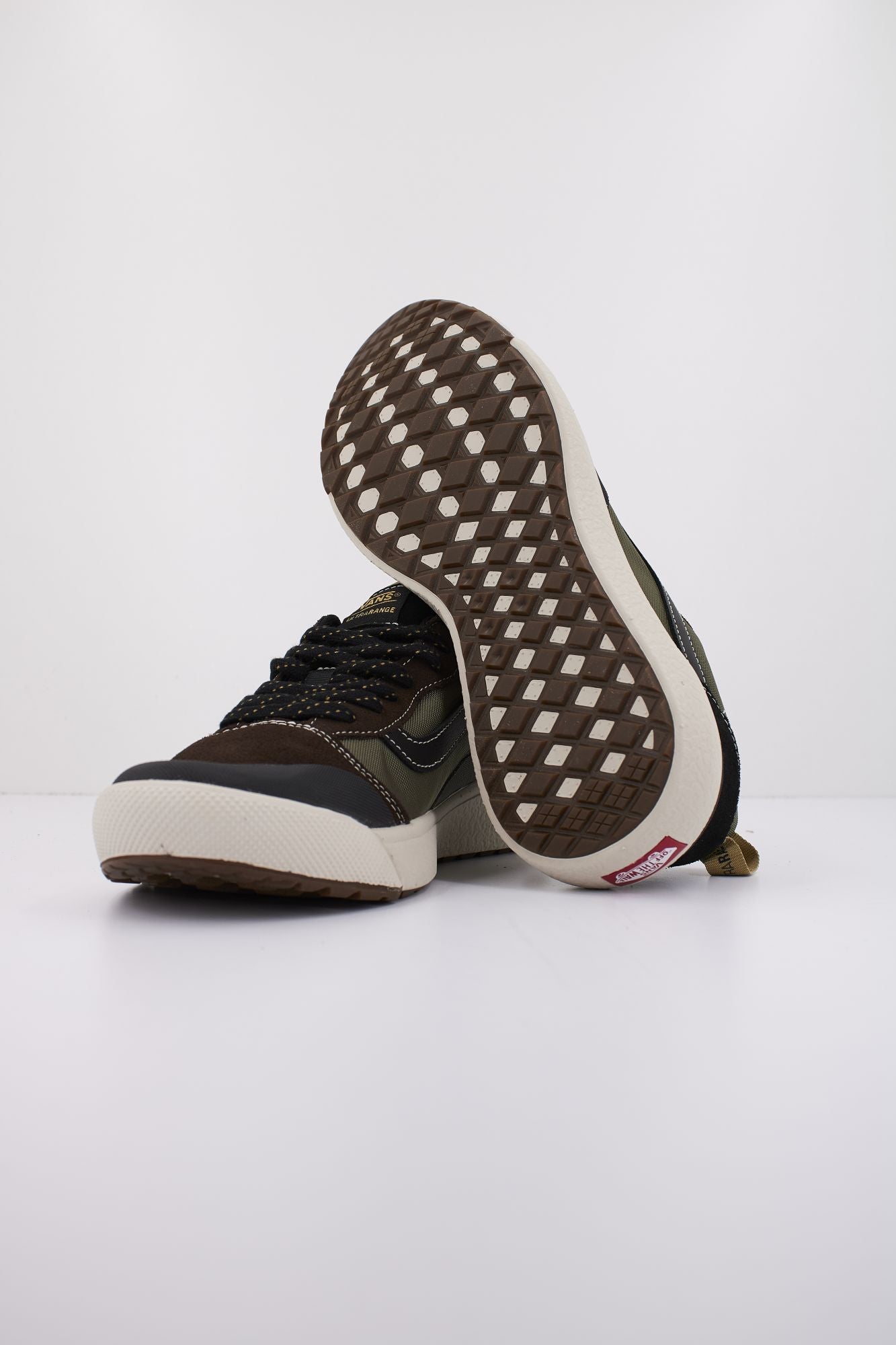 VANS ULTRARANGE EXO SE en color MARRON (4)