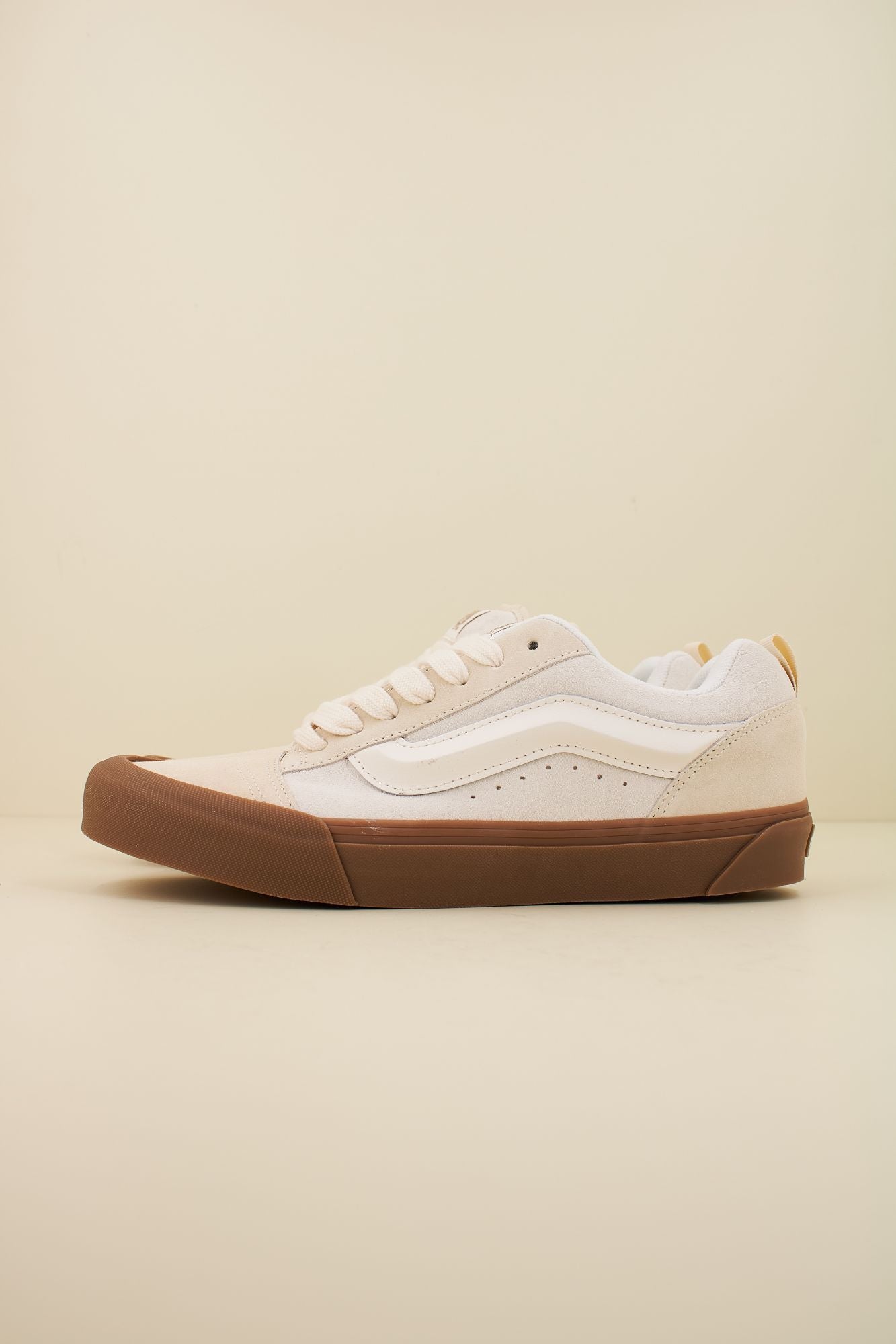 VANS KNU SKOOL en color BEIS (1)