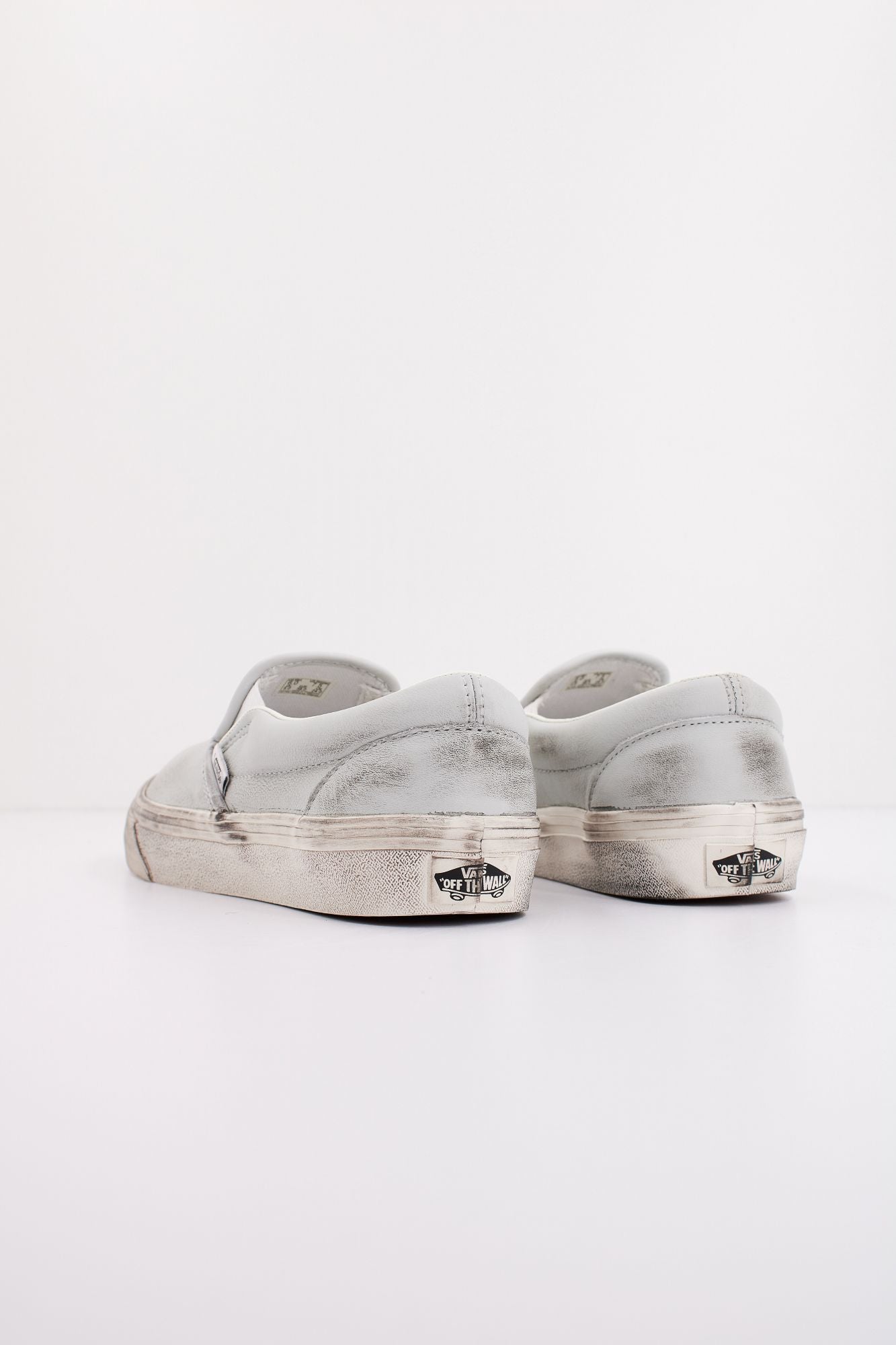 VANS CLASSIC SLIP-ON DELICA en color GRIS (3)
