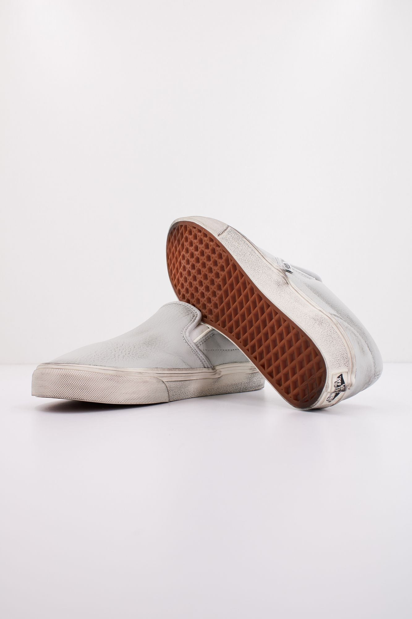 VANS CLASSIC SLIP-ON DELICA en color GRIS (4)