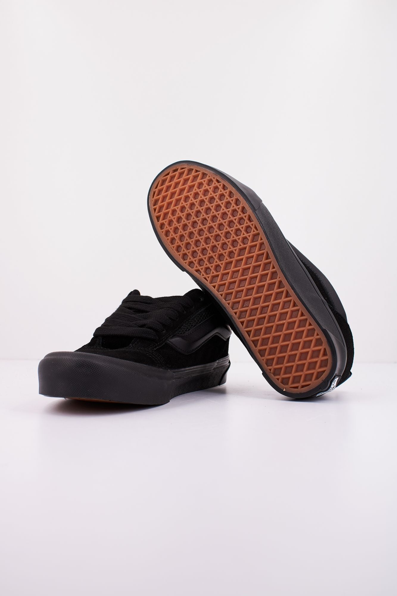 VANS KNU SKOOL en color NEGRO (4)