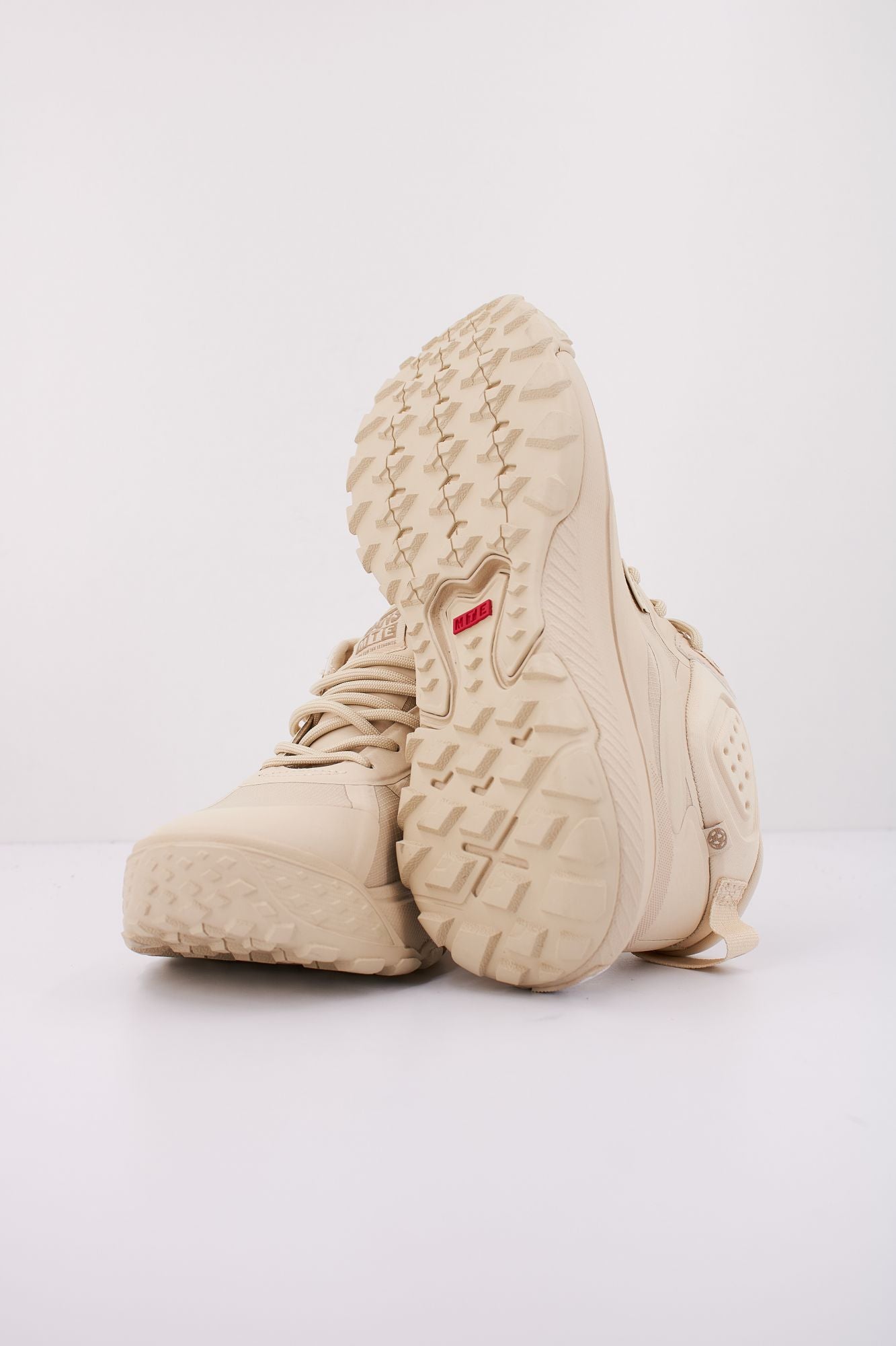 VANS  MTE CROSSPATH MID en color BEIS (5)