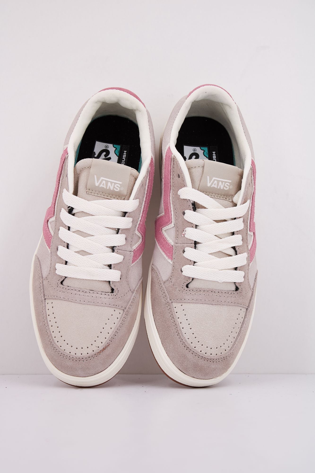 VANS LOWLAND CC COURT VIBE en color GRIS (3)