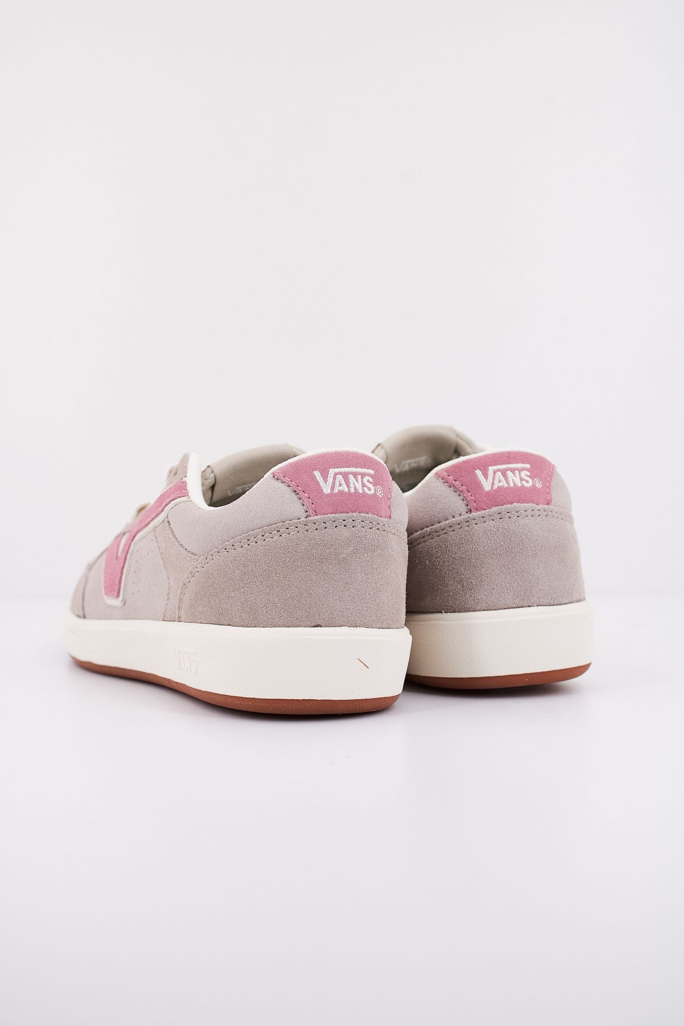 VANS LOWLAND CC COURT VIBE en color GRIS (4)
