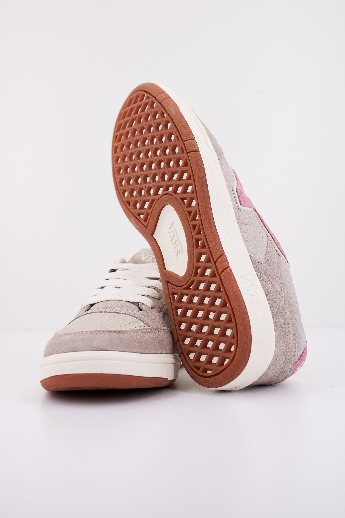 VANS LOWLAND CC COURT VIBE en color GRIS (5)
