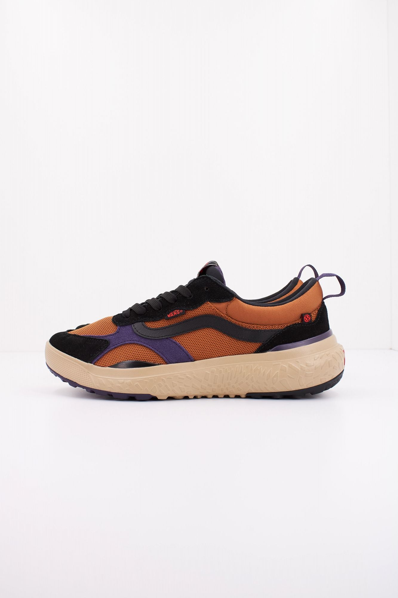 VANS MTE ULTRARANGE NEO VR3 en color MARRON (1)
