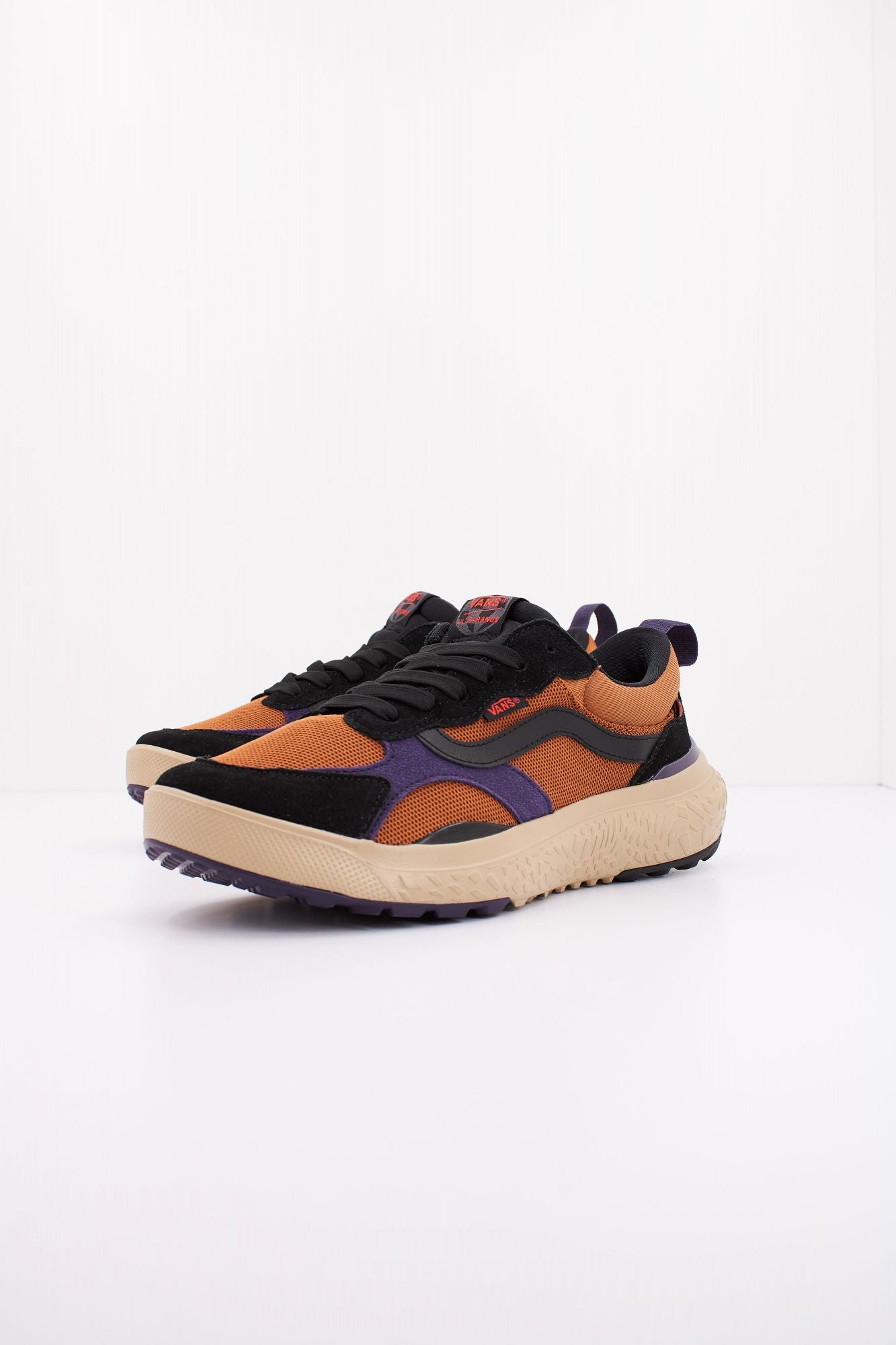 VANS MTE ULTRARANGE NEO VR3 en color MARRON (2)