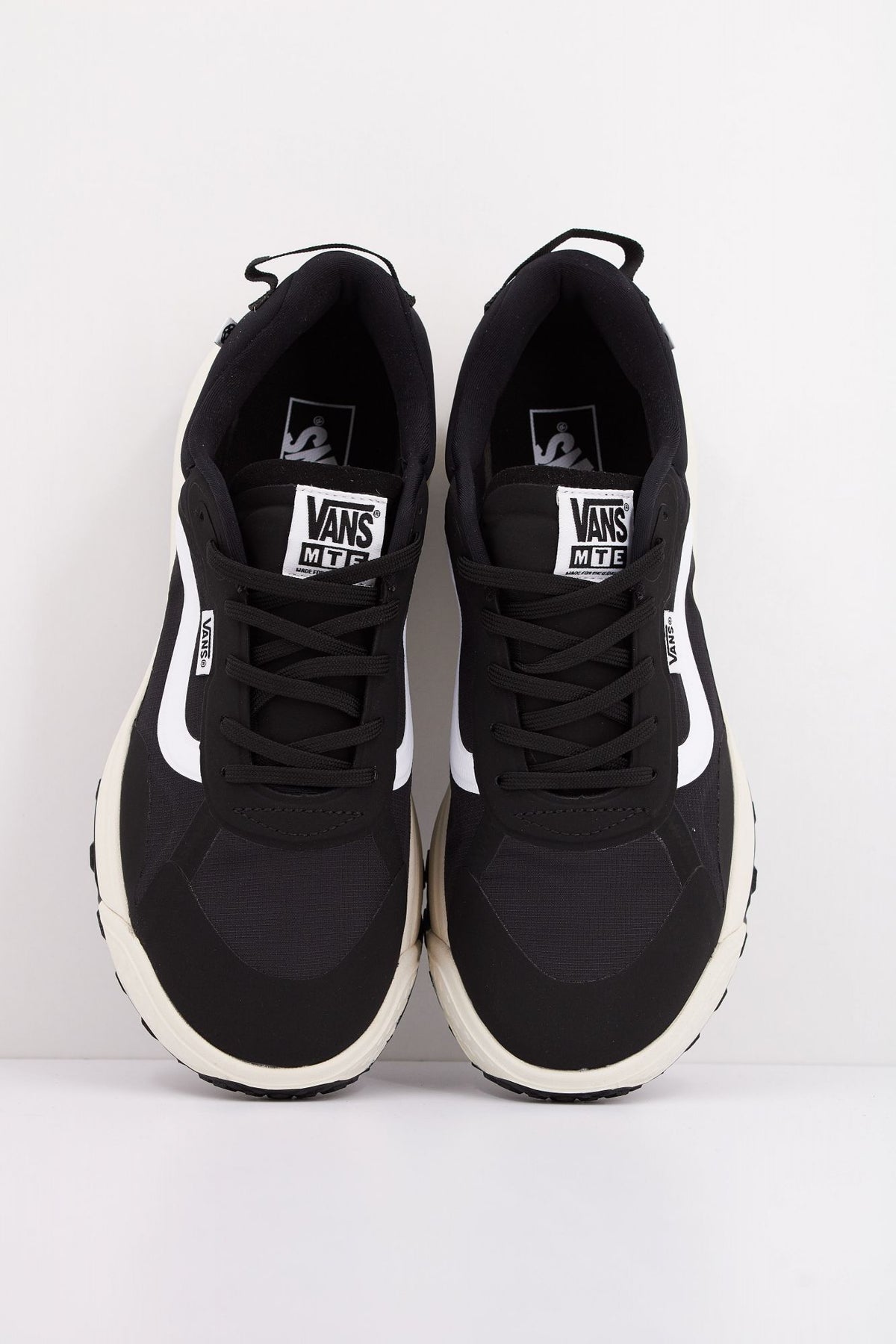 VANS CROSSPATH VN000CVUBA21 en color NEGRO (3)