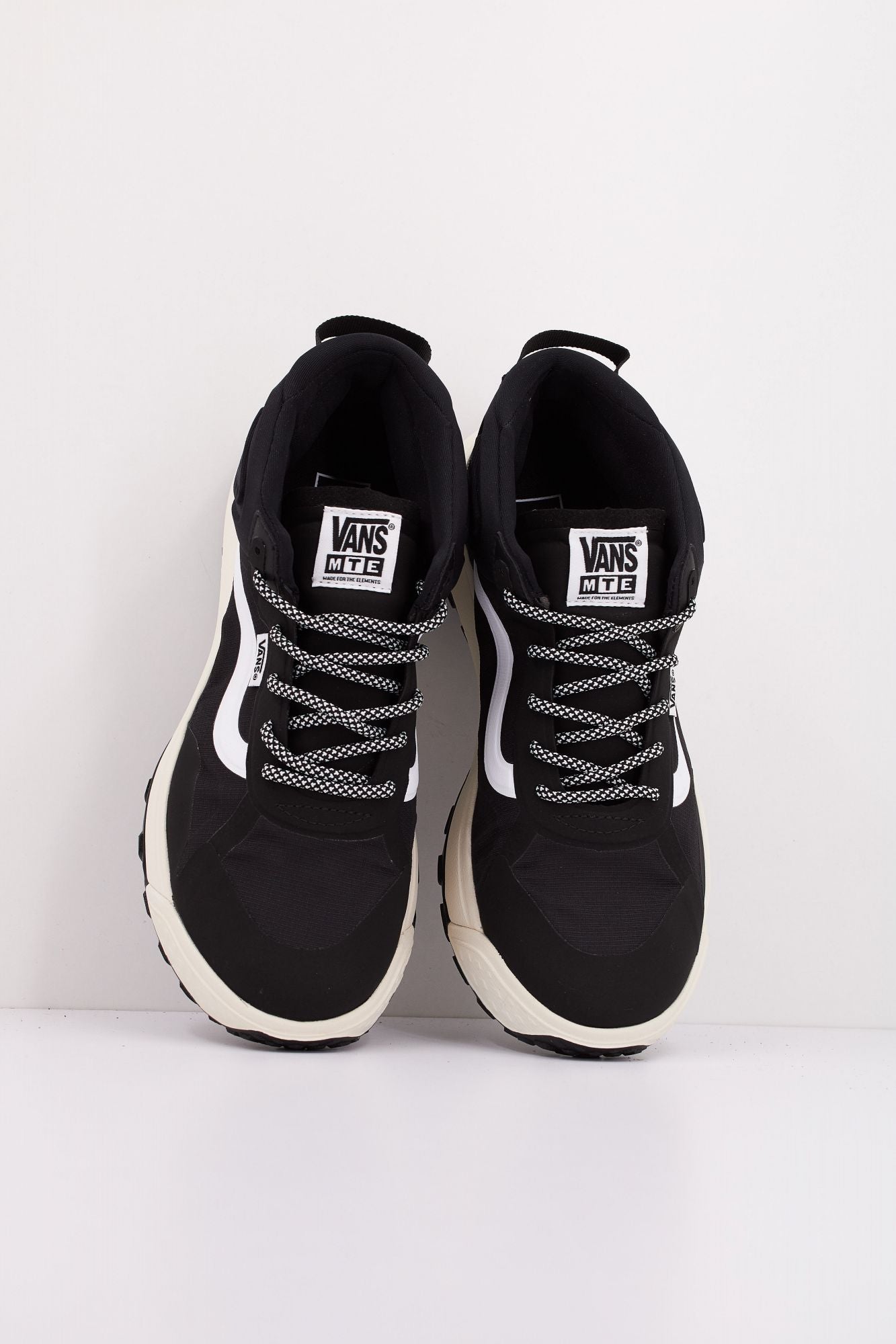 VANS MTE CROSSPATH MID en color NEGRO (3)