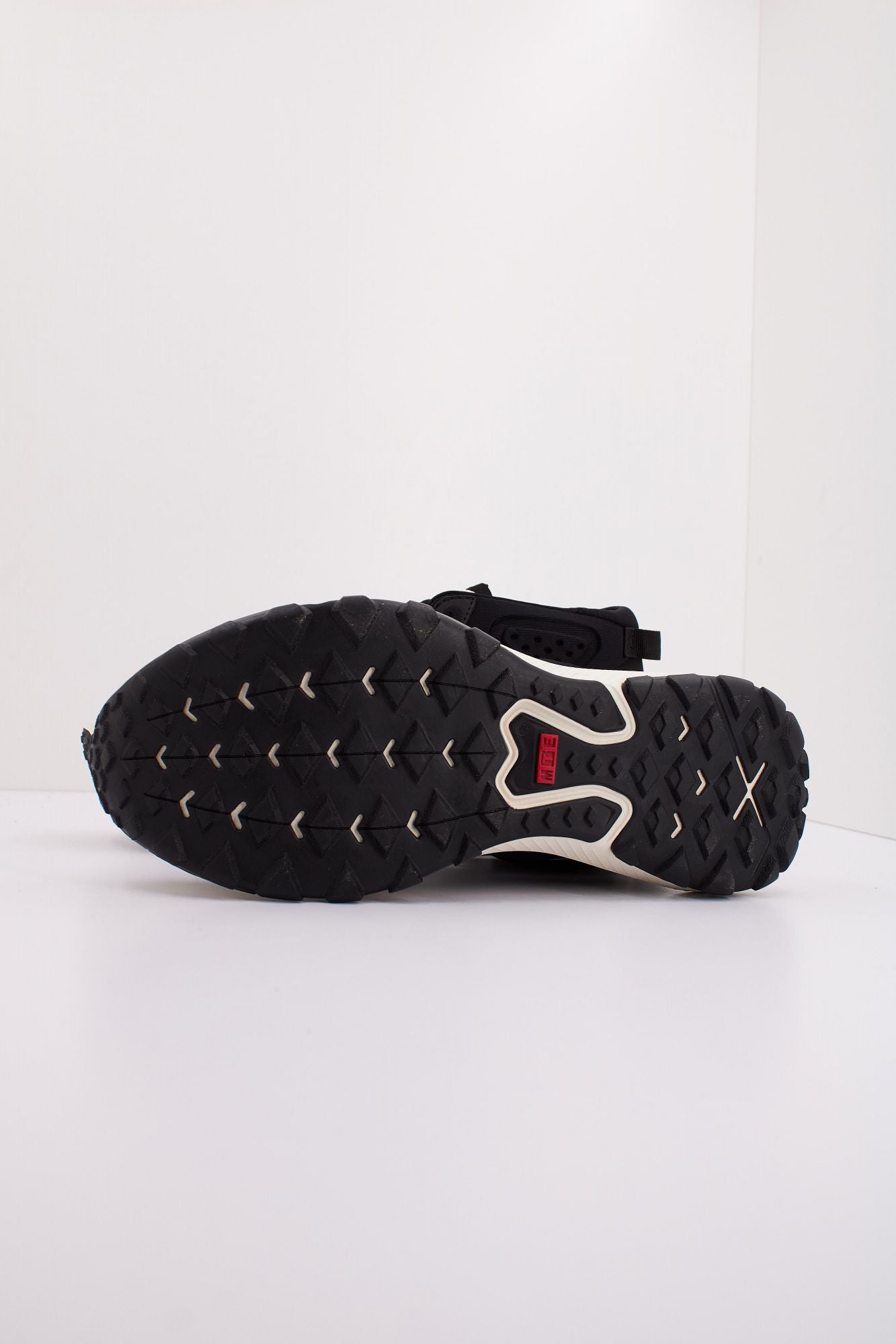 VANS MTE CROSSPATH MID en color NEGRO (5)