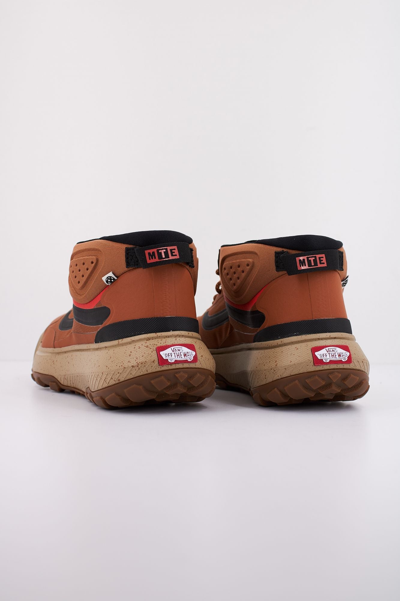 VANS MTE CROSSPATH MID en color MARRON (4)