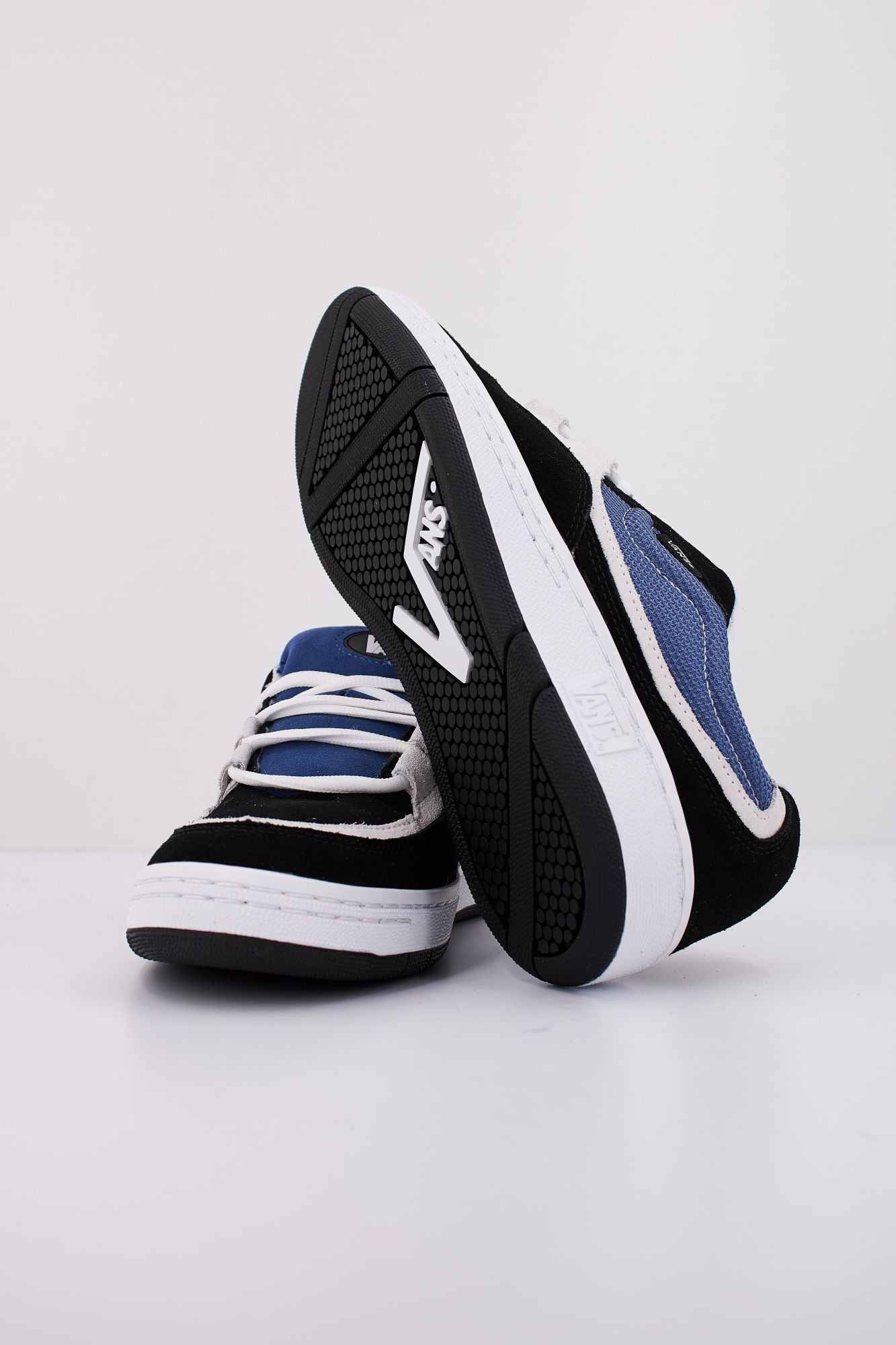 VANS SPEED LS en color NEGRO (5)