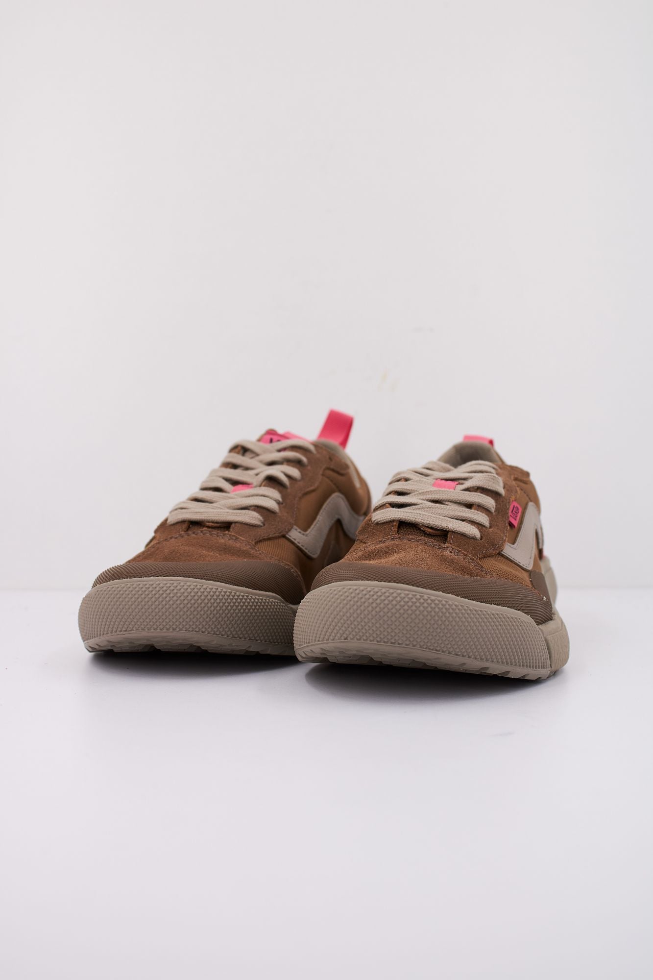 VANS ULTRARANGE EXO SE en color MARRON (2)