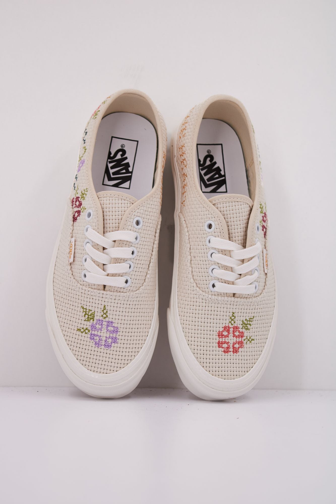 VANS UA AUTHENTIC 44 DX STI en color BLANCO (3)