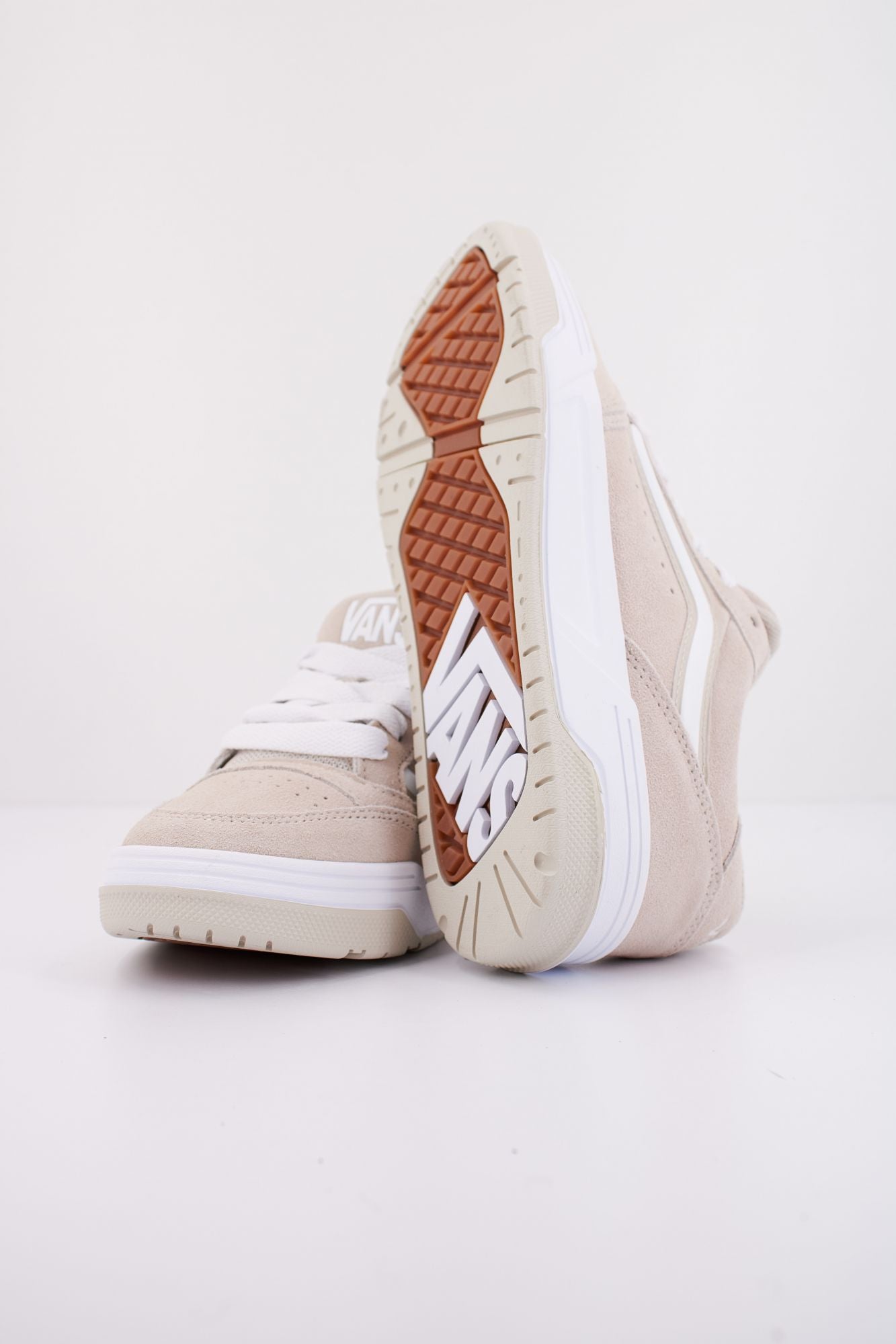 VANS HYLANE en color BEIS (5)