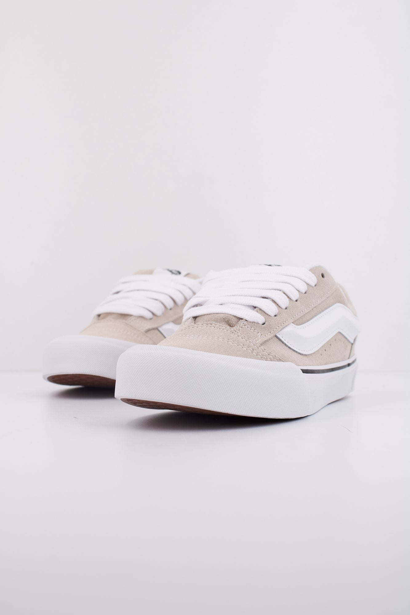 VANS KNU SKOOL en color MARRON CLARO (2)
