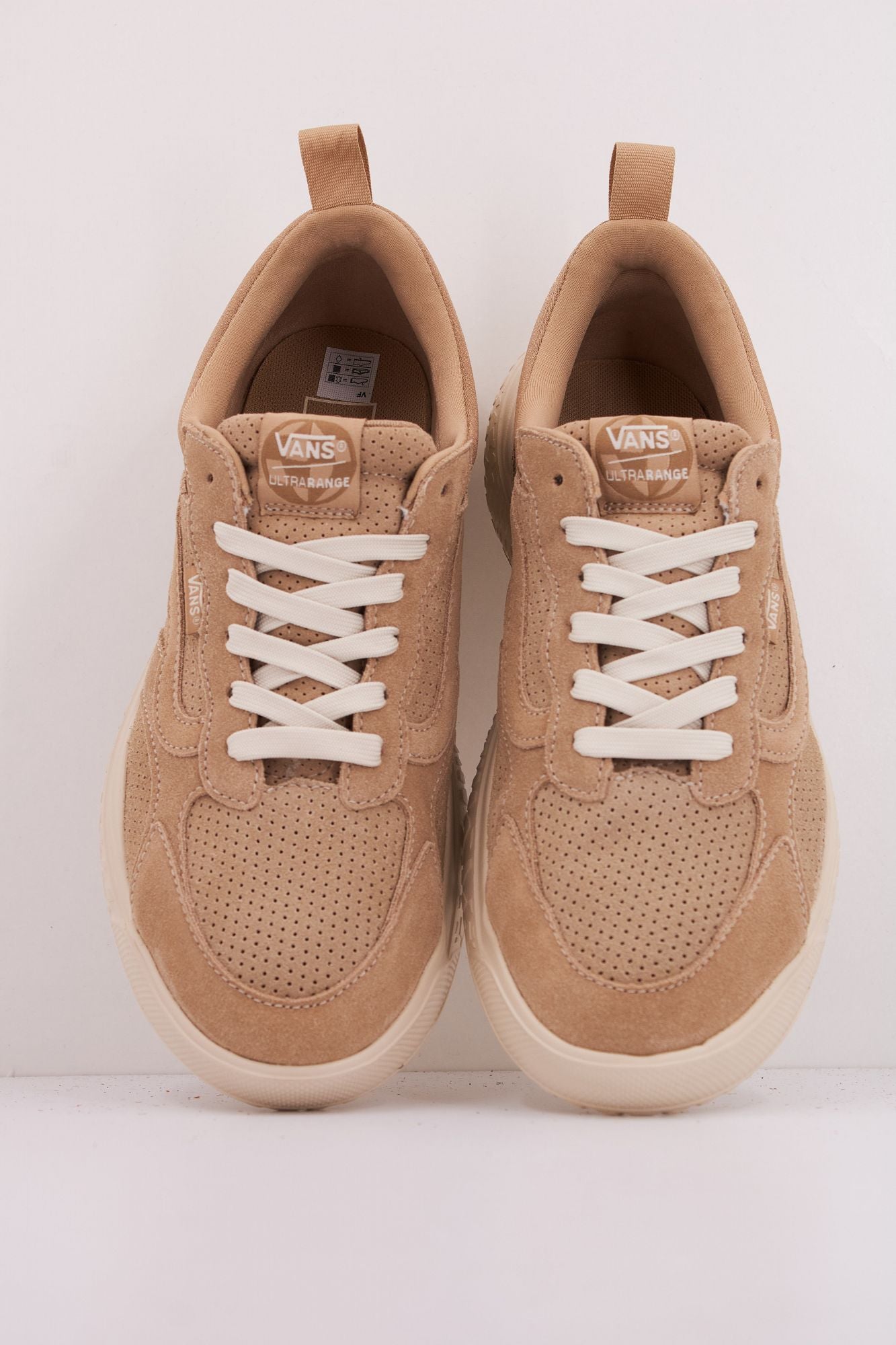 VANS MTE ULTRARANGE NEO VR3 en color MARRON CLARO (3)