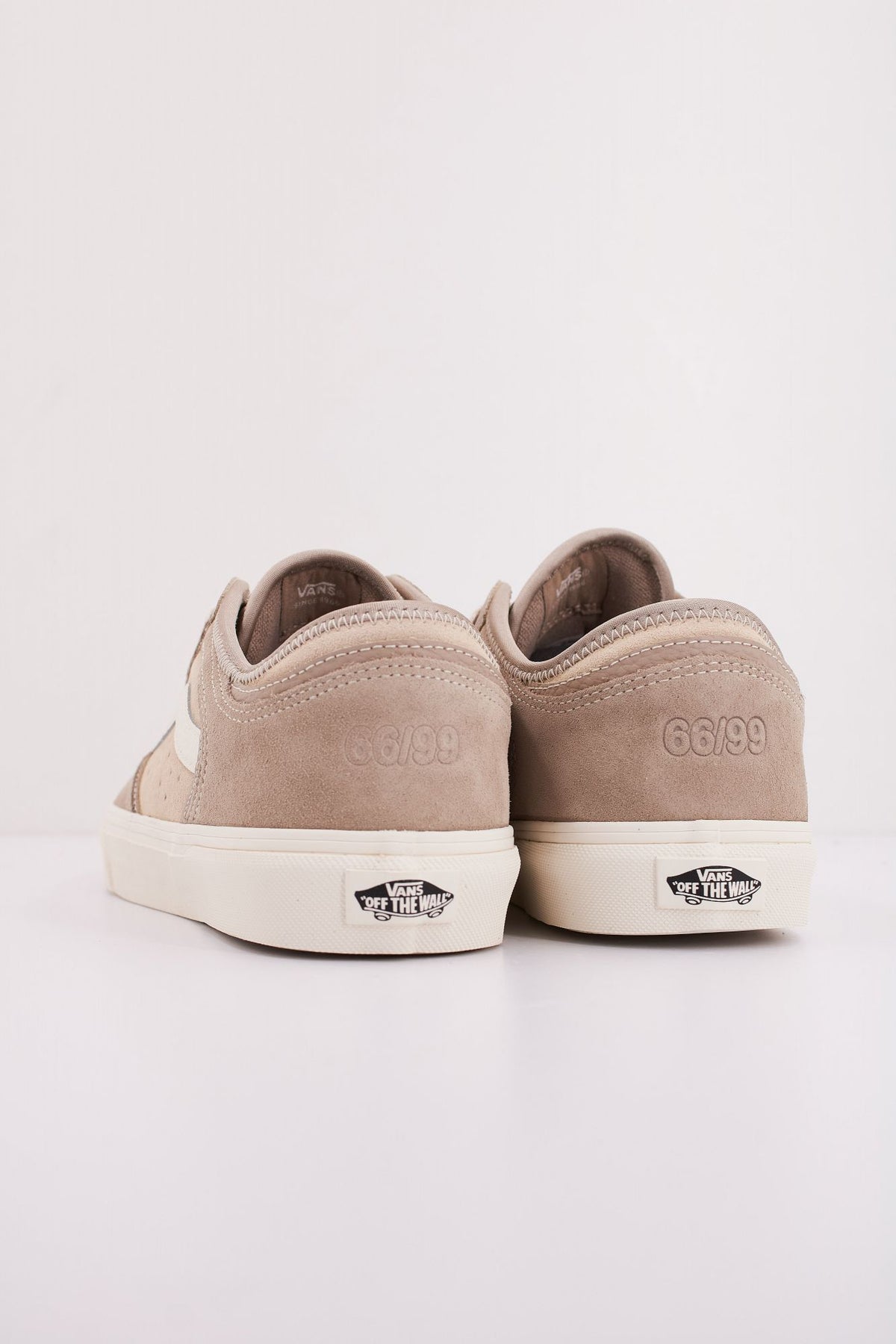 VANS ROWLEY CLASSIC VN0009QJYZL1 en color GRIS (4)